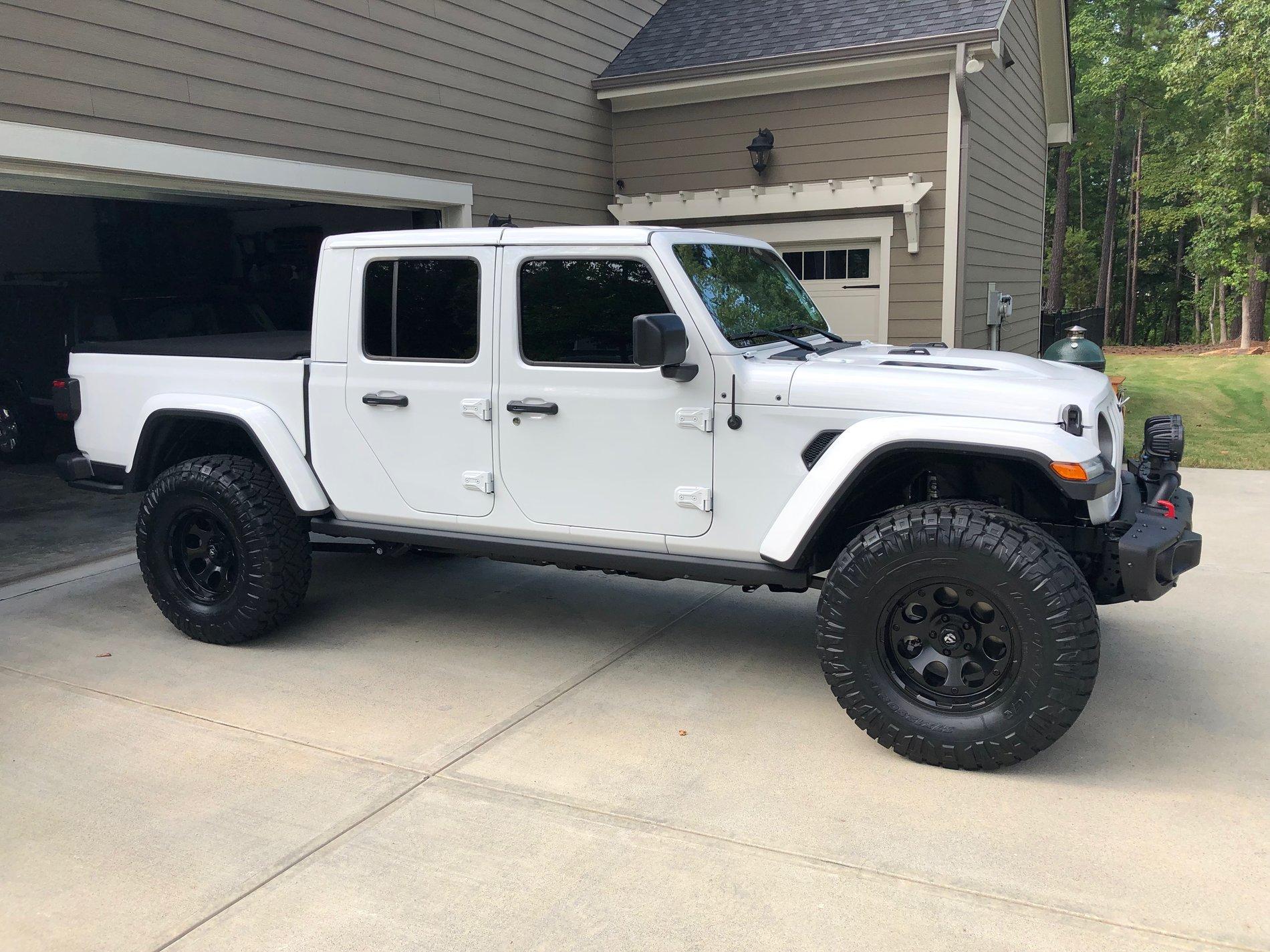 Jeep Gladiator Anyone else been followed to a stop yet? IMG-1497.JPG