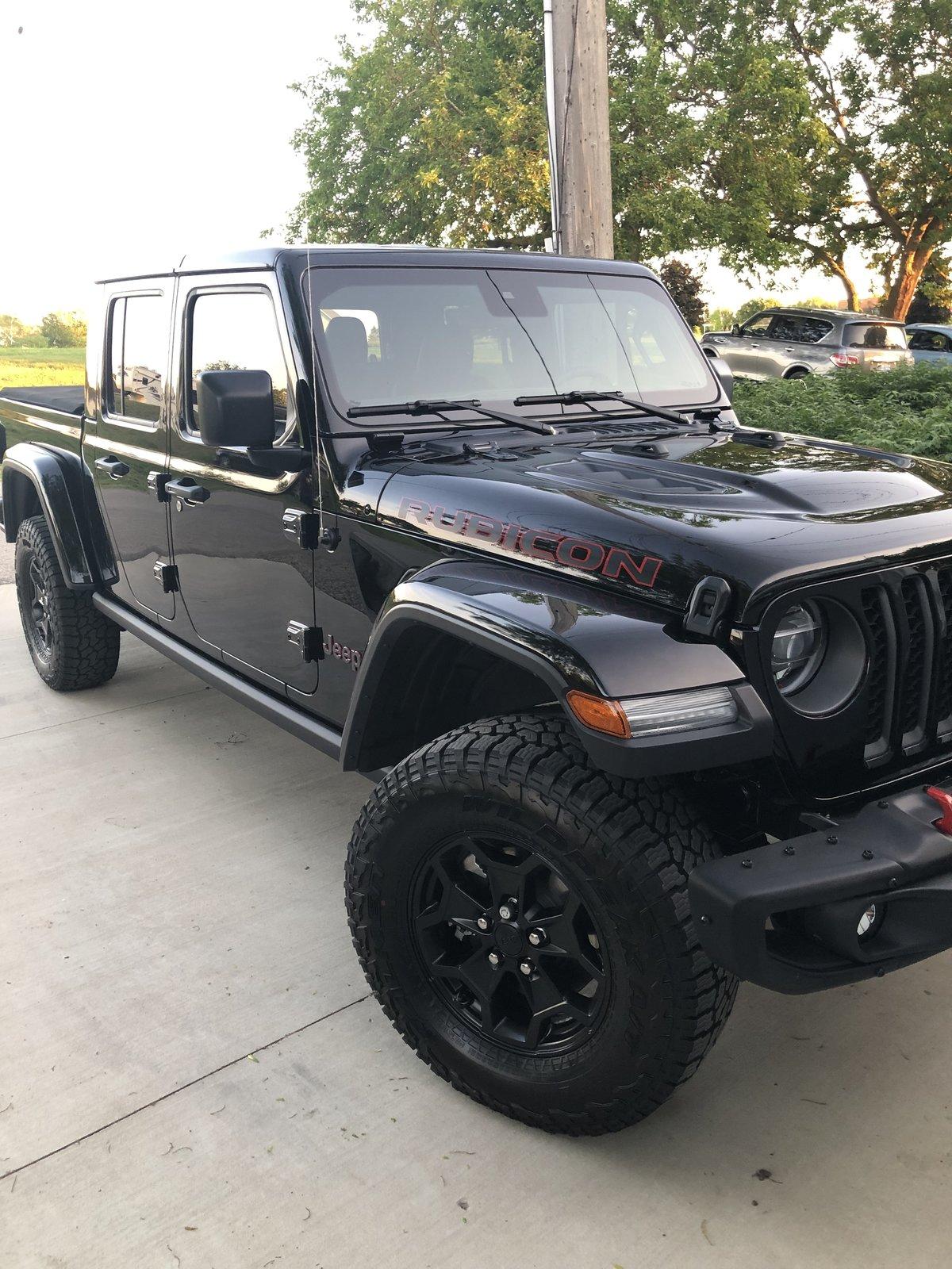 Jeep Gladiator School me on ceramic paint protection...... 42BFC904-DCC3-4592-889C-414EDF8509B2