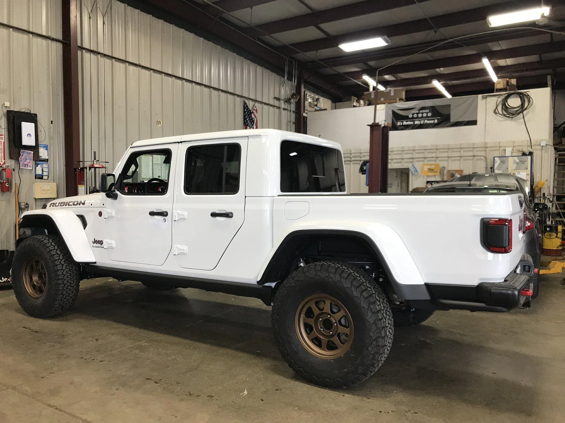 Jeep Gladiator BRIGHT WHITE Gladiator JT Club D4C81D6E-5405-4D2B-9B06-FB24F6FA3993