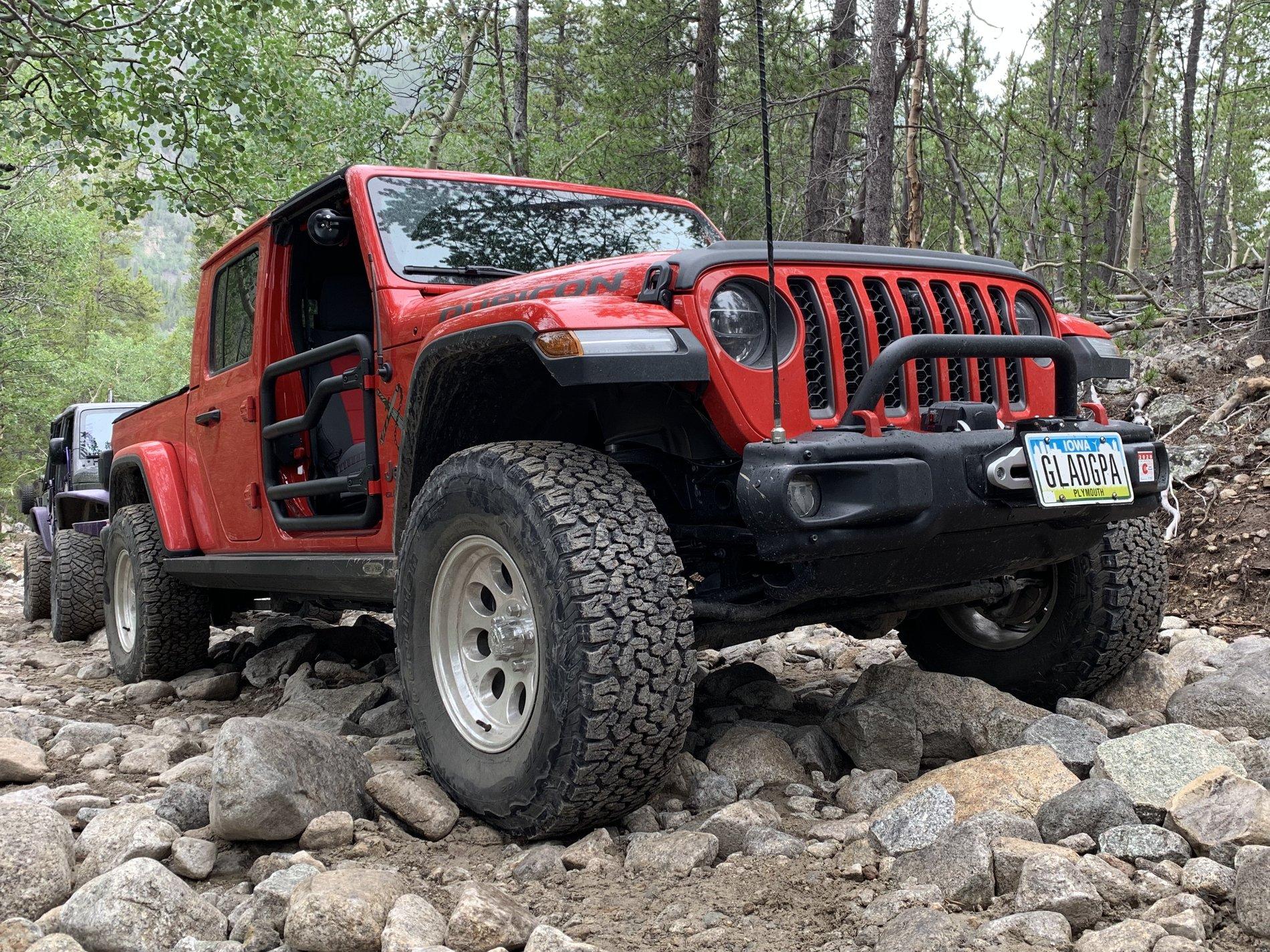 Jeep Gladiator Below Invoice Discussion @ Motor Inn of Spirit Lake 90A94088-F0C9-4769-9640-ED48819C9351