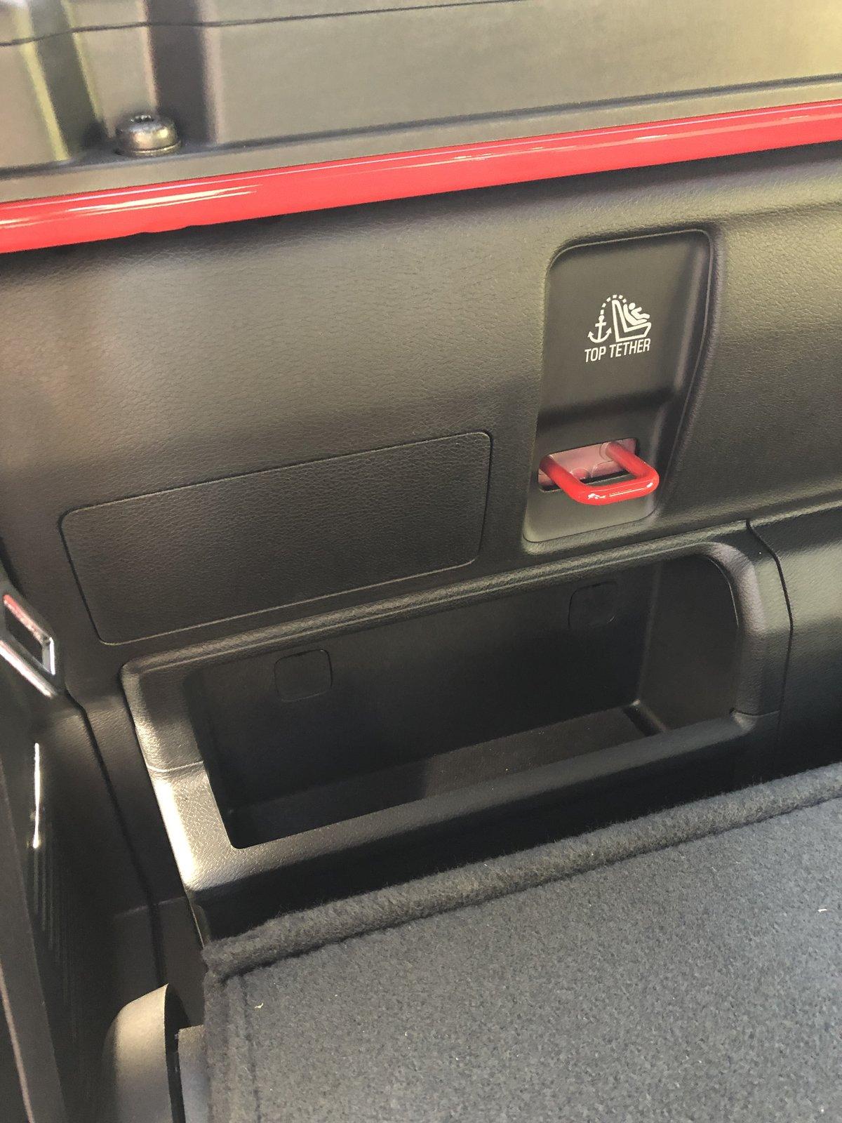 Jeep Gladiator Extra storage, NOT! IMG_8632.JPG