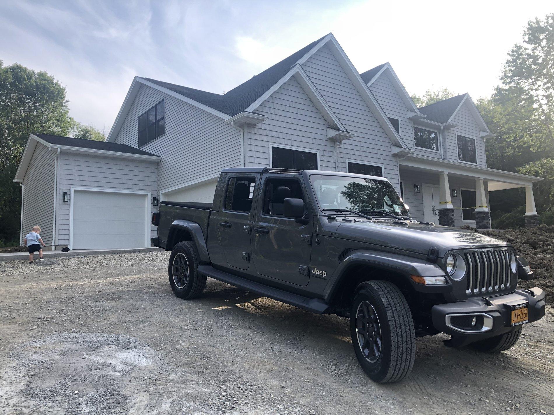 Jeep Gladiator STING GRAY Gladiator JT Club A32524D1-BCC8-4488-A502-AF211F75832C