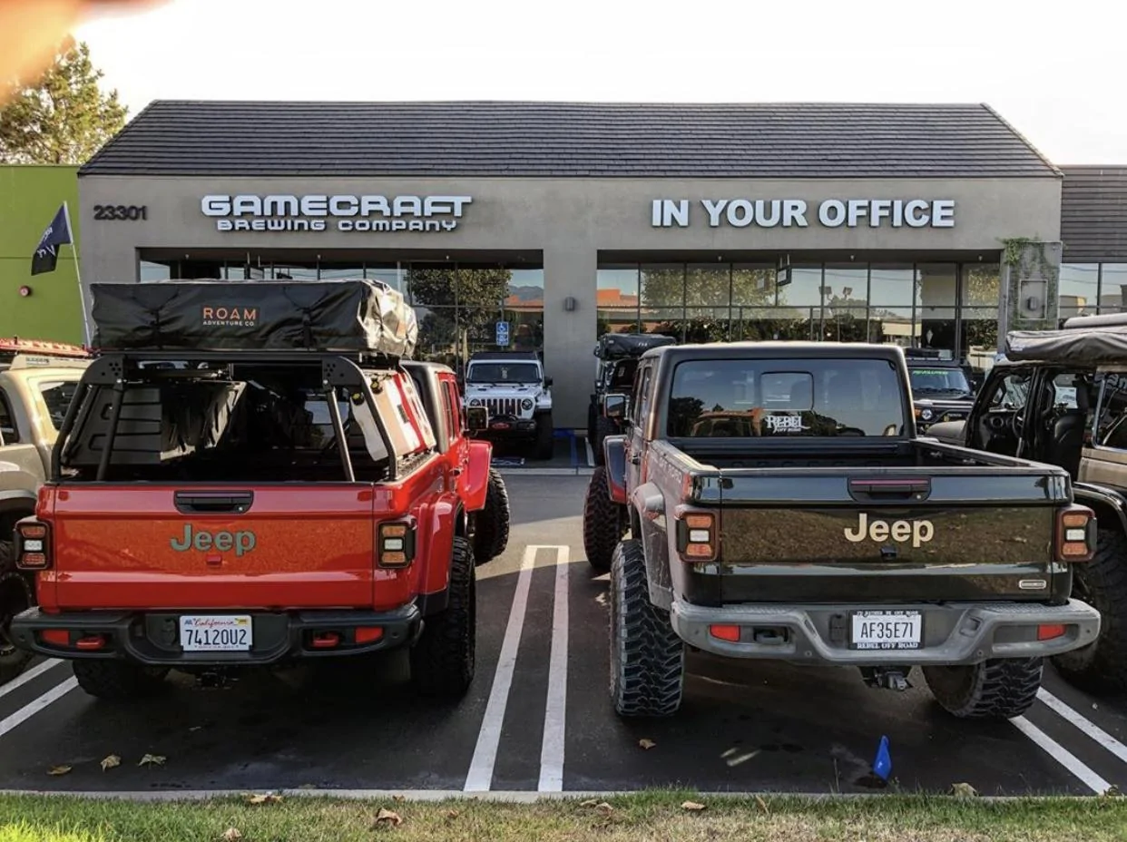 Jeep Gladiator Jeeps Parking Next To Jeeps B6085D81-7E8D-4FE5-8B37-47D7E7CC9618