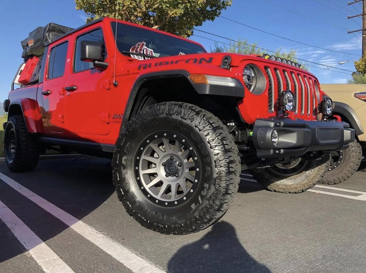 Jeep Gladiator Jeeps Parking Next To Jeeps 72FEA197-55FF-4CB9-8650-5917850E4A7D