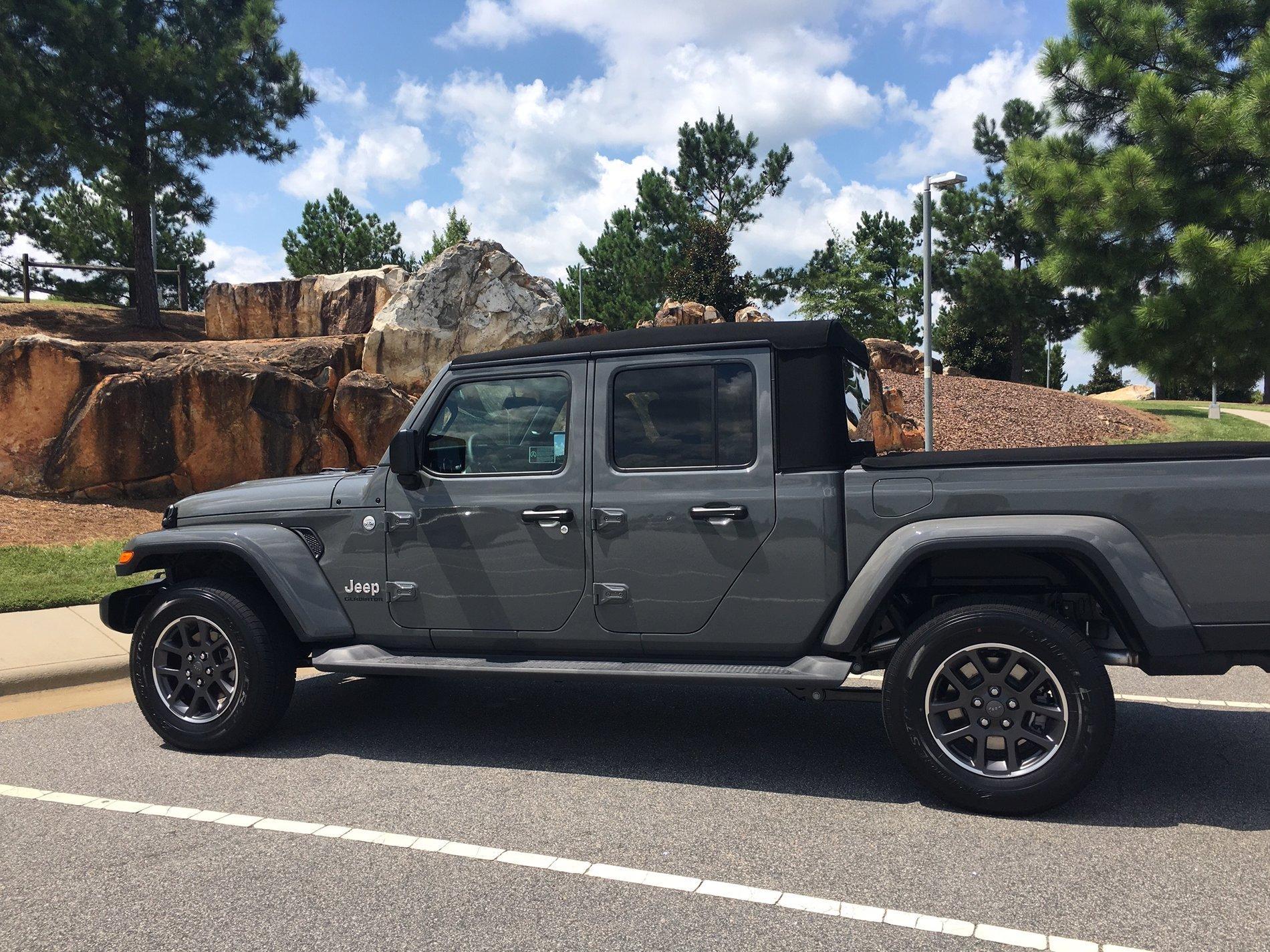 Jeep Gladiator Sting grey owners (future) check in IMG_1587.JPG