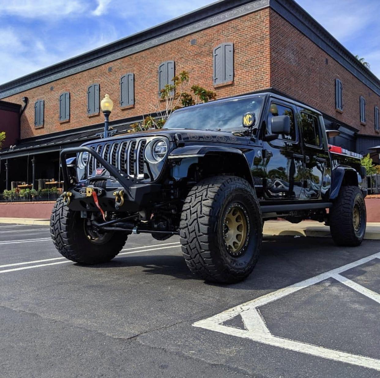 Jeep Gladiator BLACK Gladiator JT Club B1B5D0CB-8757-4904-9920-076D5A209D30