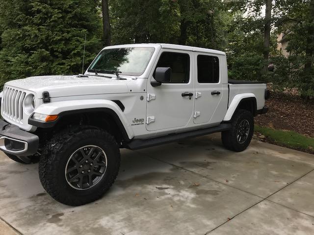 Jeep Gladiator BRIGHT WHITE Gladiator JT Club Jeep.JPG