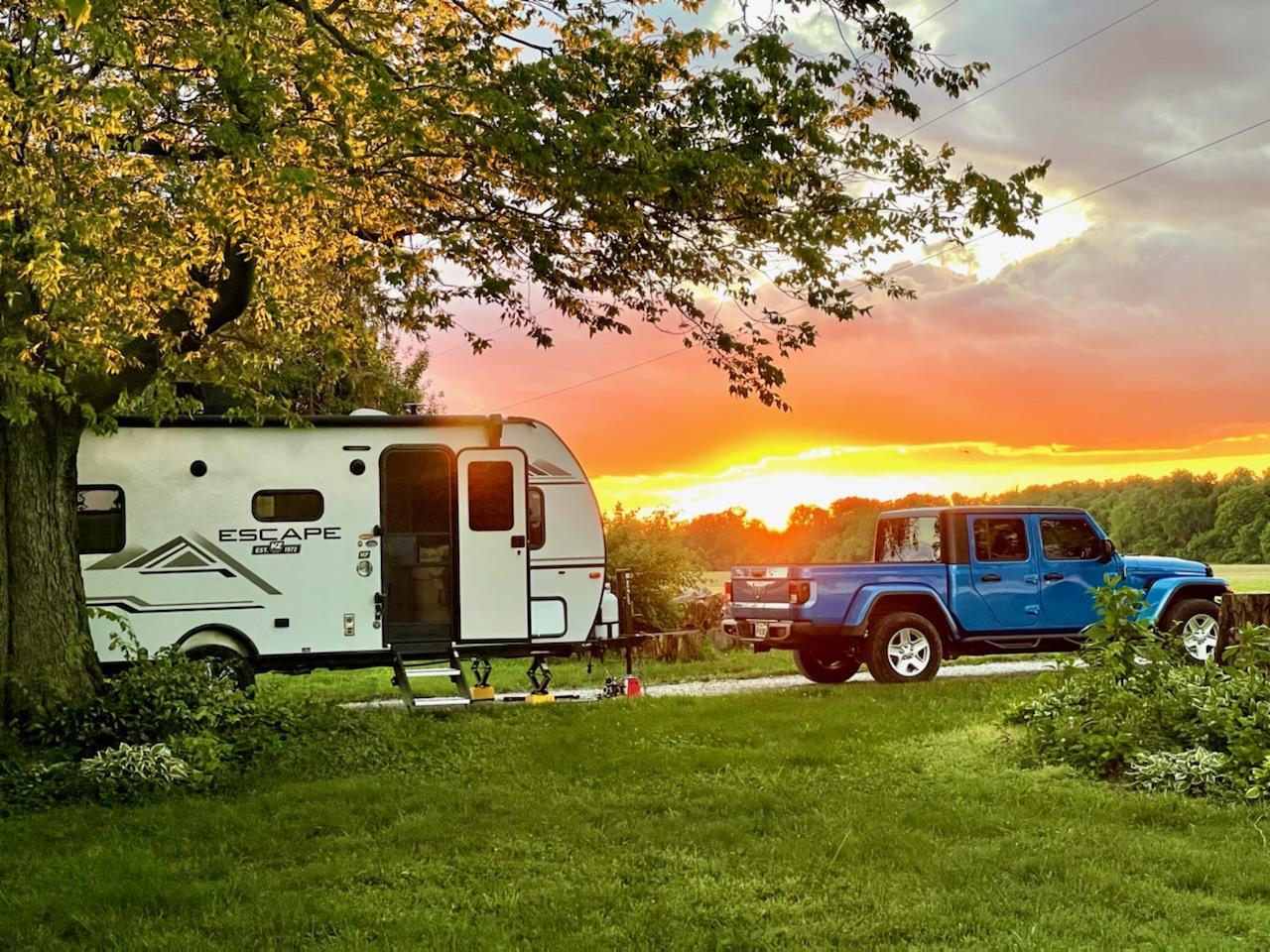 Jeep Gladiator HYDRO BLUE PEARL Gladiator JT Club Max & Xola - Tarsha Homestead Lebanon, IL