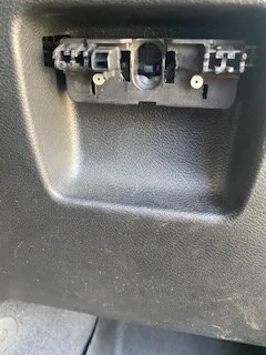 Jeep Gladiator 2020 Gladiator glove box latch Jeep Gladiator glove box photo 1