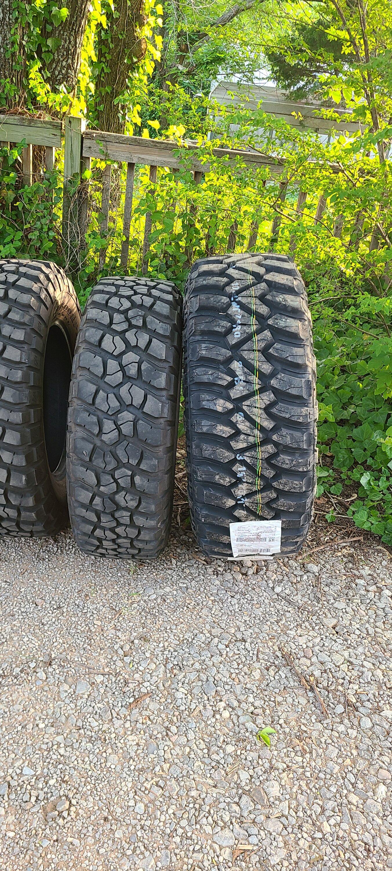 Jeep Gladiator They're real, and they're spectacular. $1100 on sale 315/70r17 kumho mt71 20220614_194758