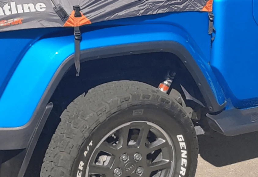 Jeep Gladiator Are those shocks installed upside down? 1655302453330