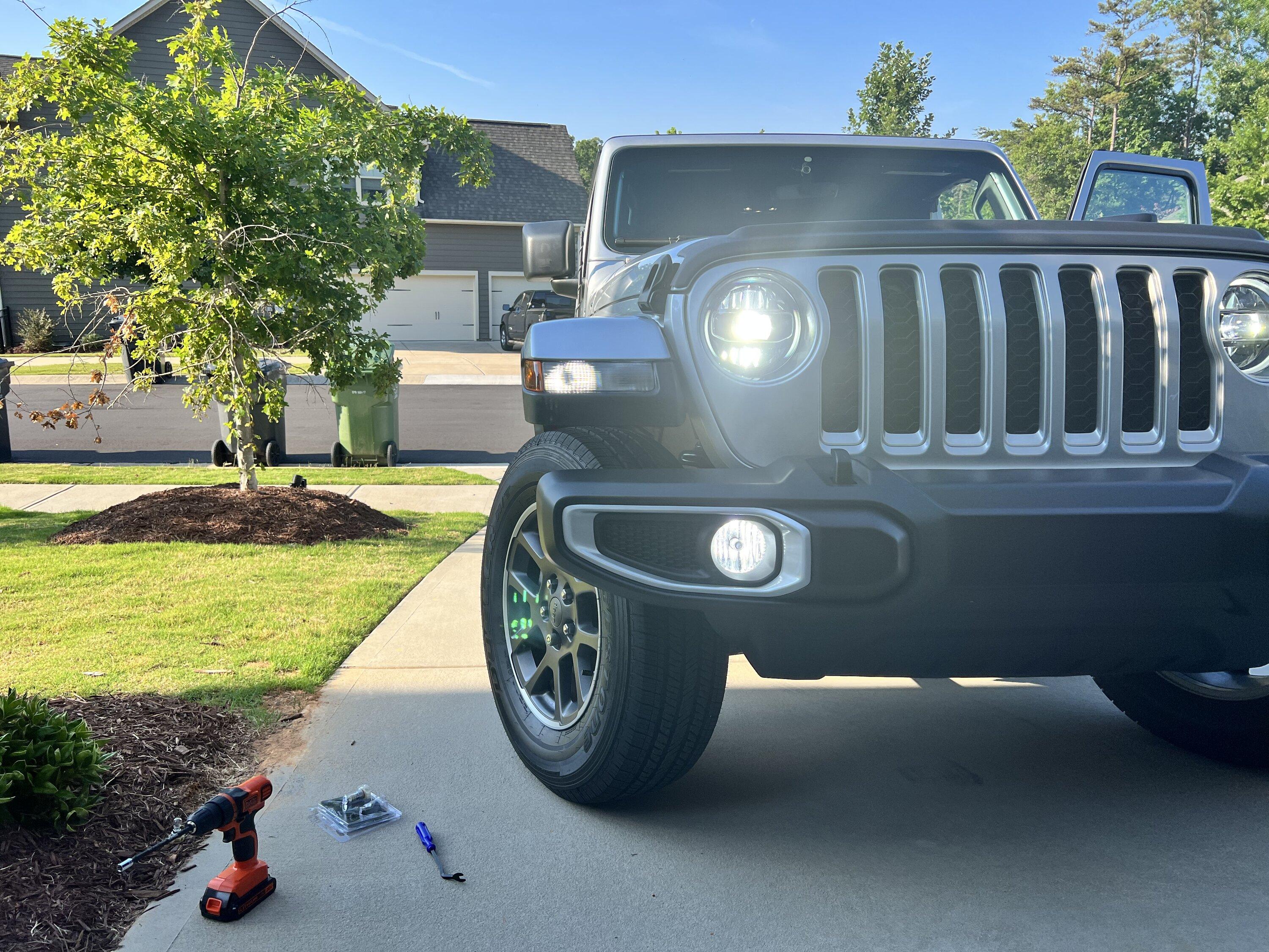 Jeep Gladiator 2022 Overland LED Sylvania Zevo turn signal issue 478CB034-2287-4E3A-A7E8-4A13E94F5E75