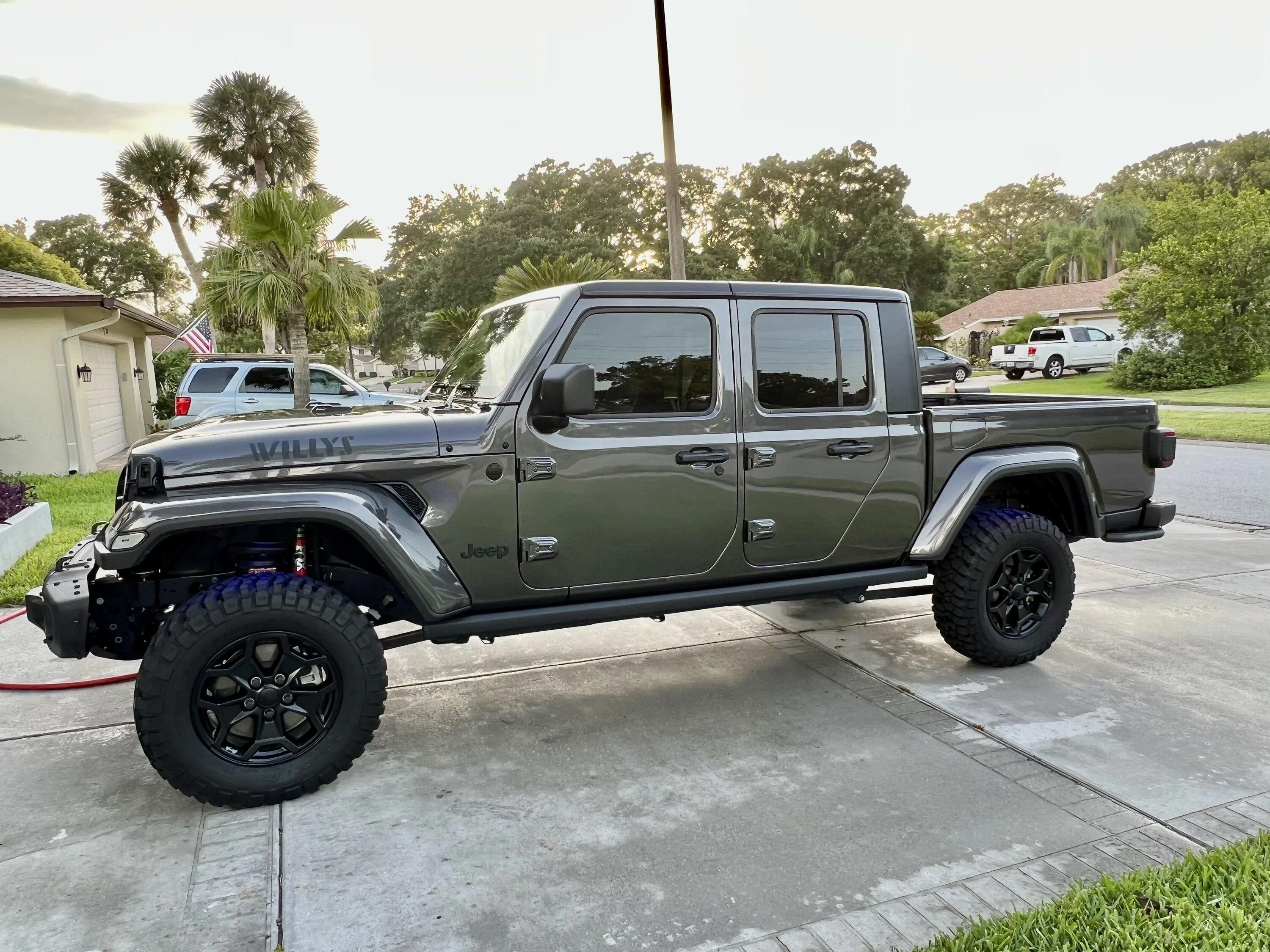 Jeep Gladiator GRANITE CRYSTAL JT Gladiator Club 2D521531-4FCE-47F5-9B6E-223558C376FD