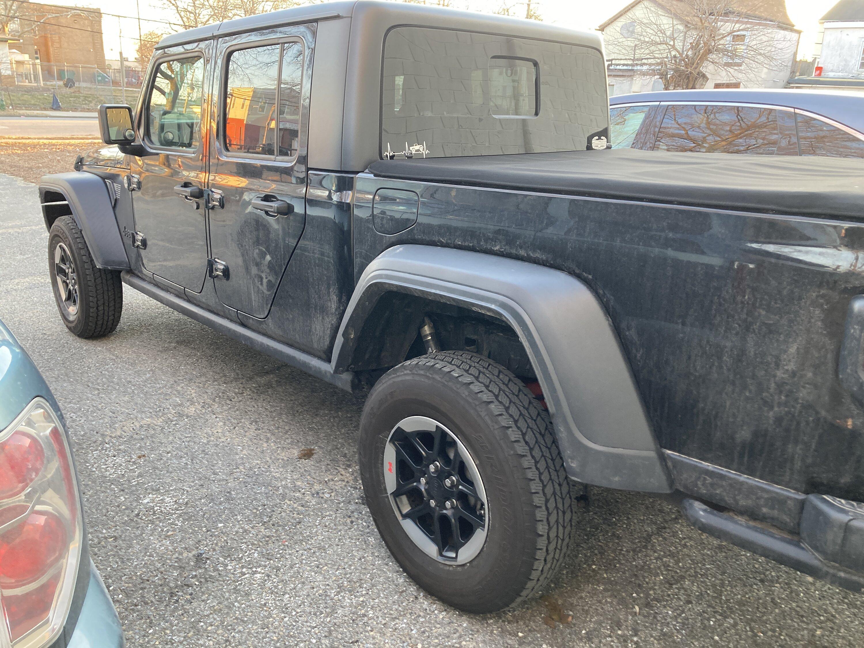 Jeep Gladiator Sport S Max Tow Wheel Specs BBBB59FB-9699-482D-BAFD-1E48460D575D