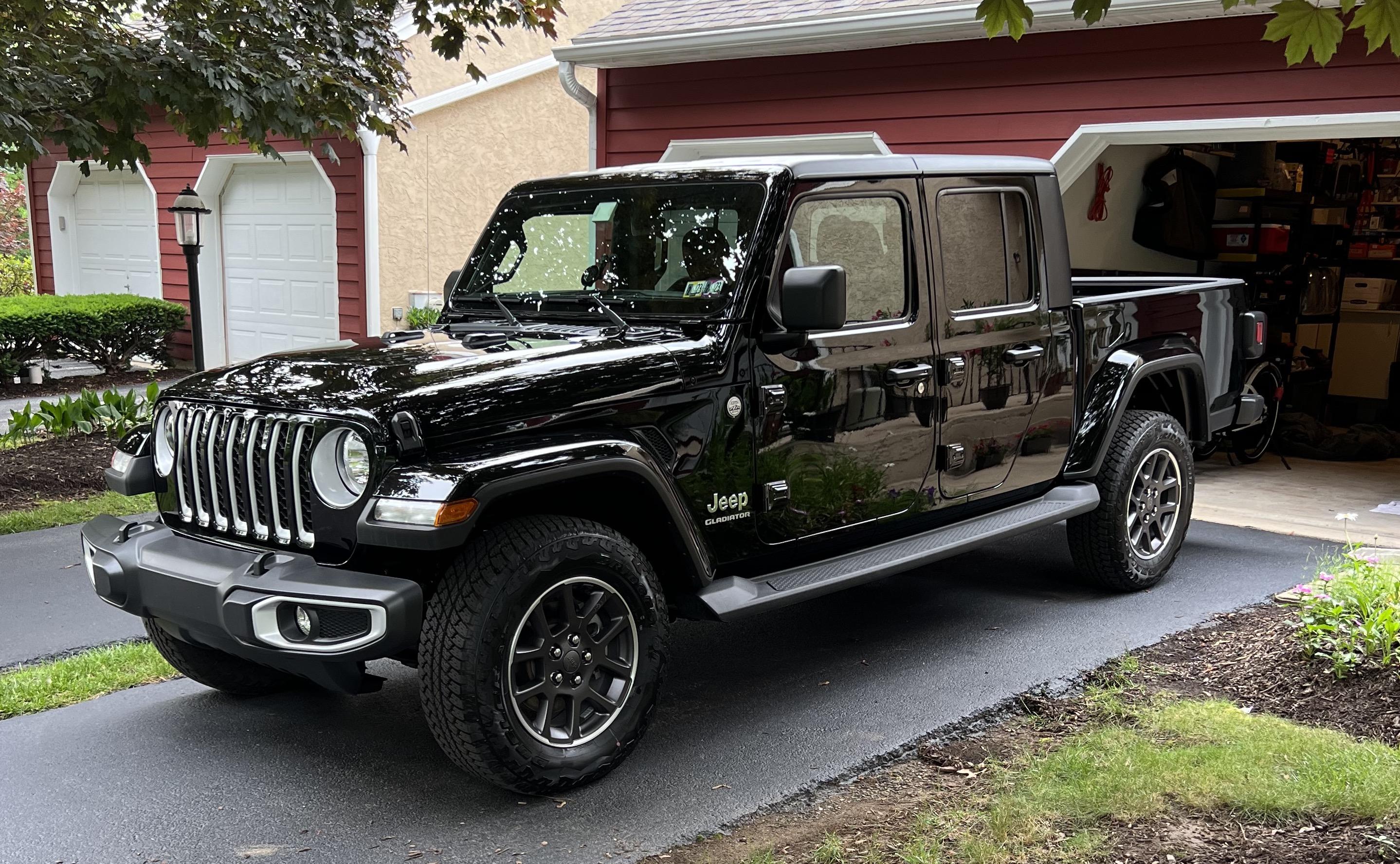 Jeep Gladiator BLACK Gladiator JT Club IMG_0597