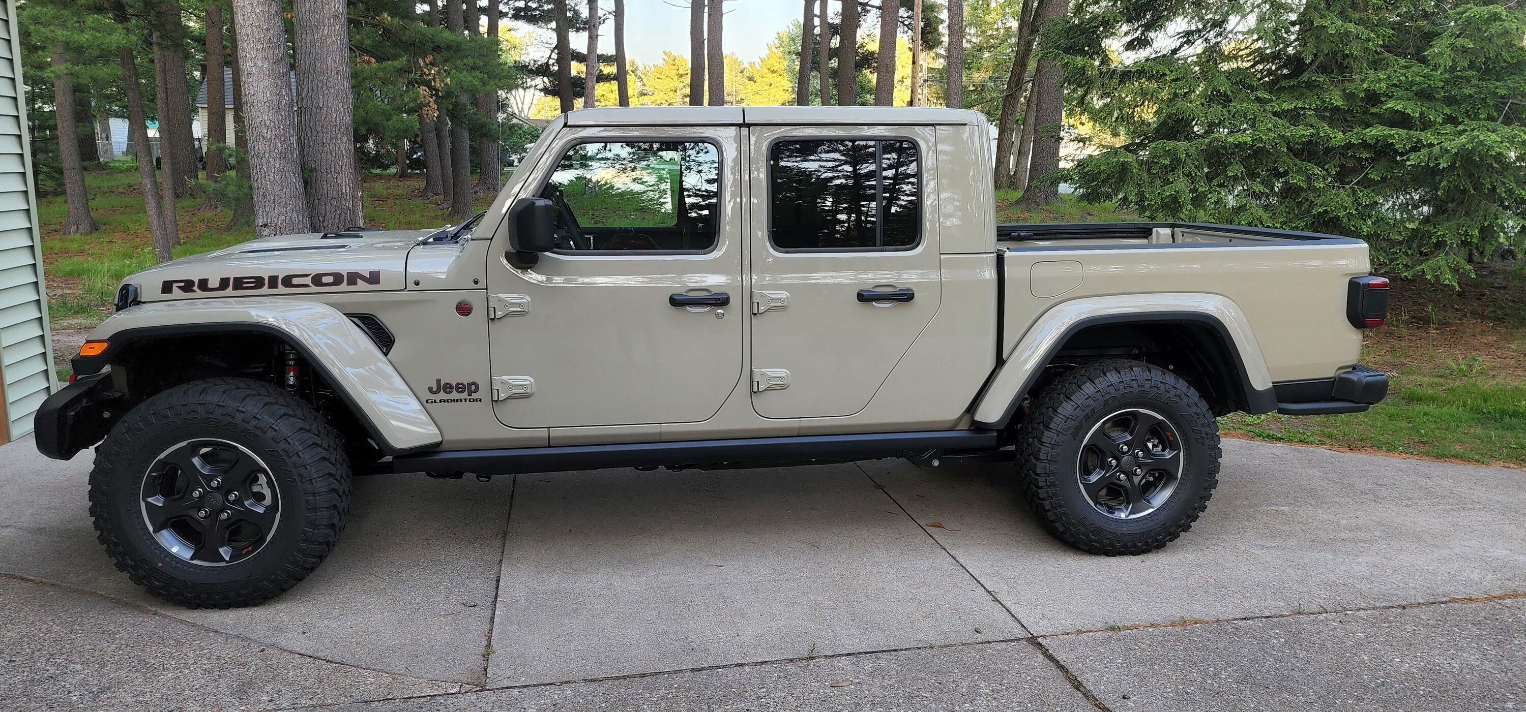 Jeep Gladiator Gobi Gladiators Waiting Room 20220616_195706