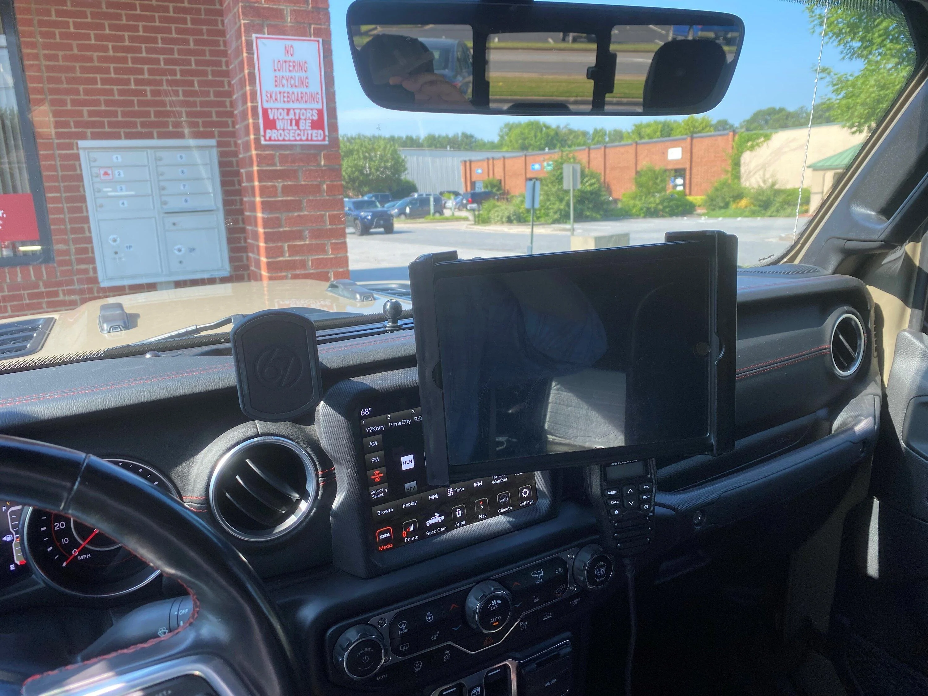 Jeep Gladiator Tablet mounts?  iPad air is too big for this interior :( 