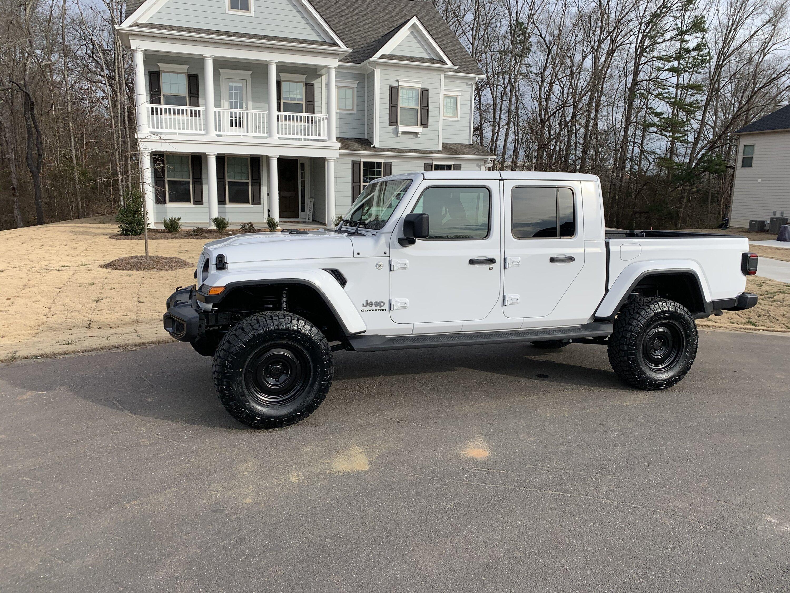 Jeep Gladiator Daystar 3/4” spacers with Mopar 2” lift IMG_4949