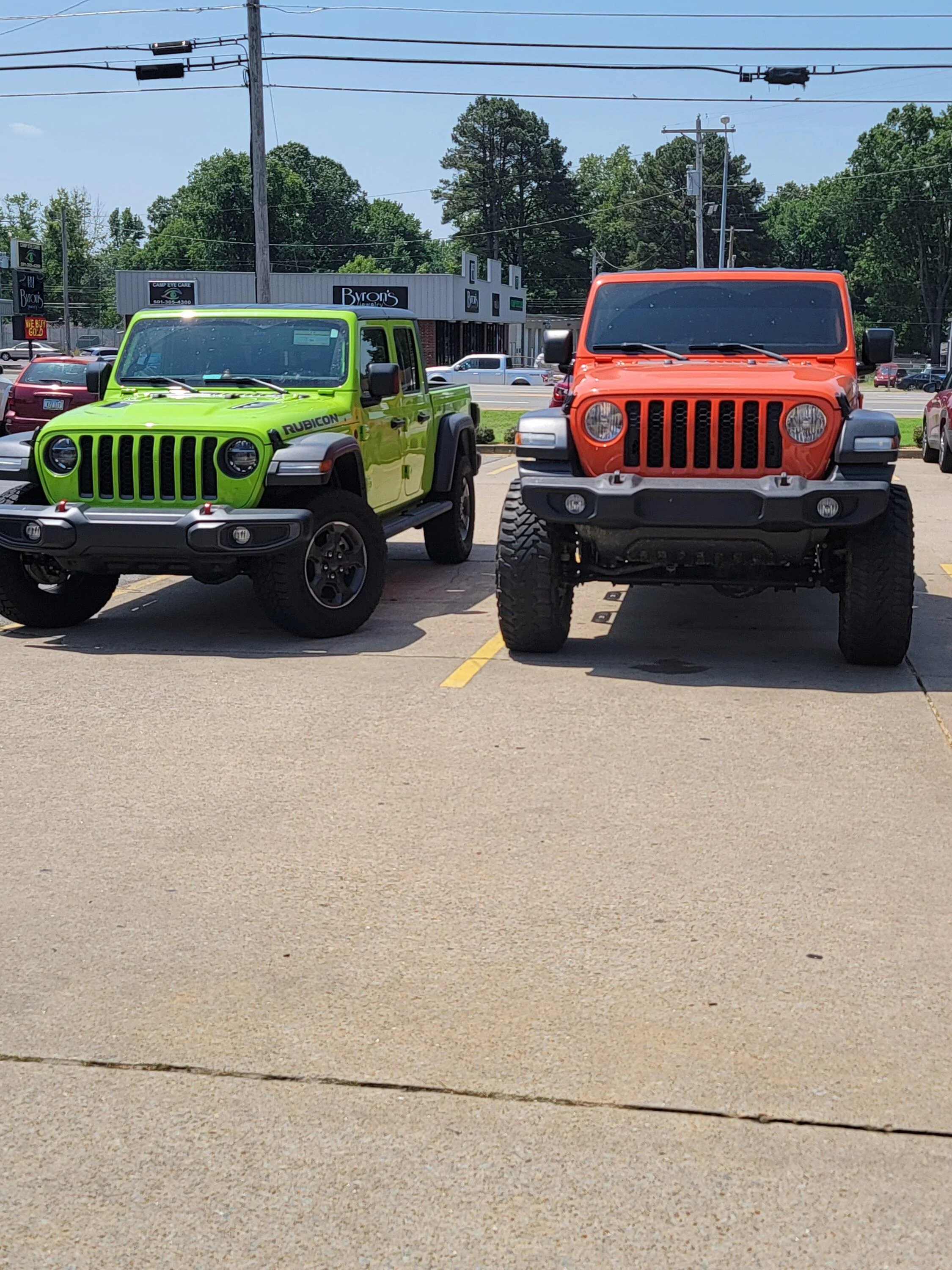 Jeep Gladiator Jeeps Parking Next To Jeeps 20220618_113404