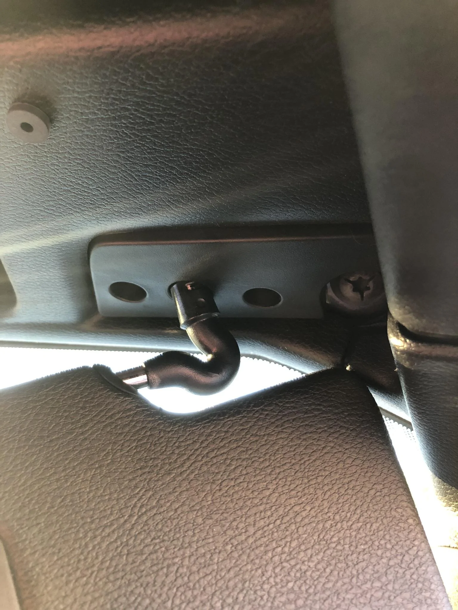 Jeep Gladiator Visor issue anyone? A167F7BC-7E52-4D76-BA0E-B4B2D86564FE