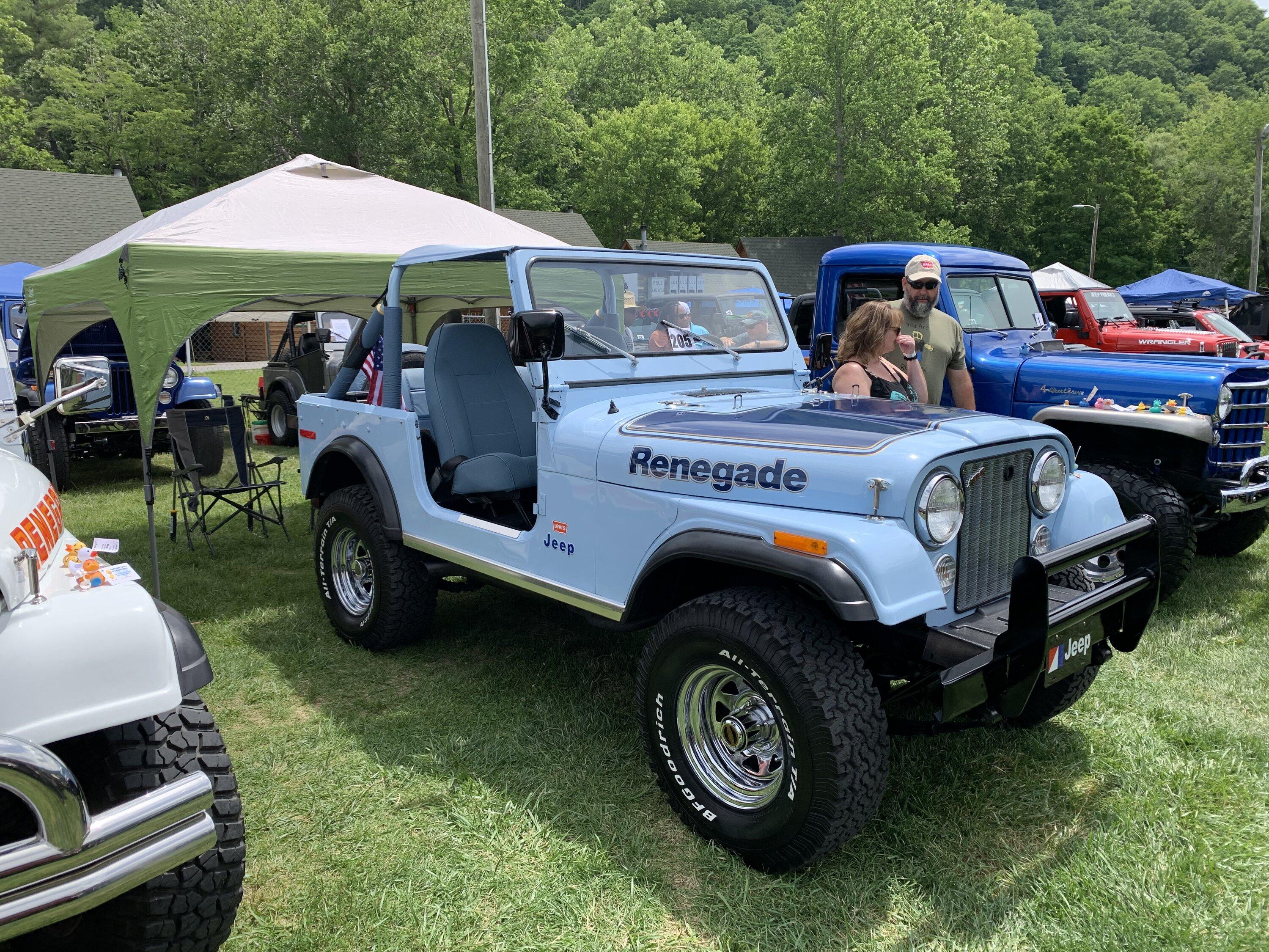 Jeep Gladiator Old Jeeps never die.... They just fade away DA97E753-A5F3-4D4D-94FC-1CFDF65FEED4