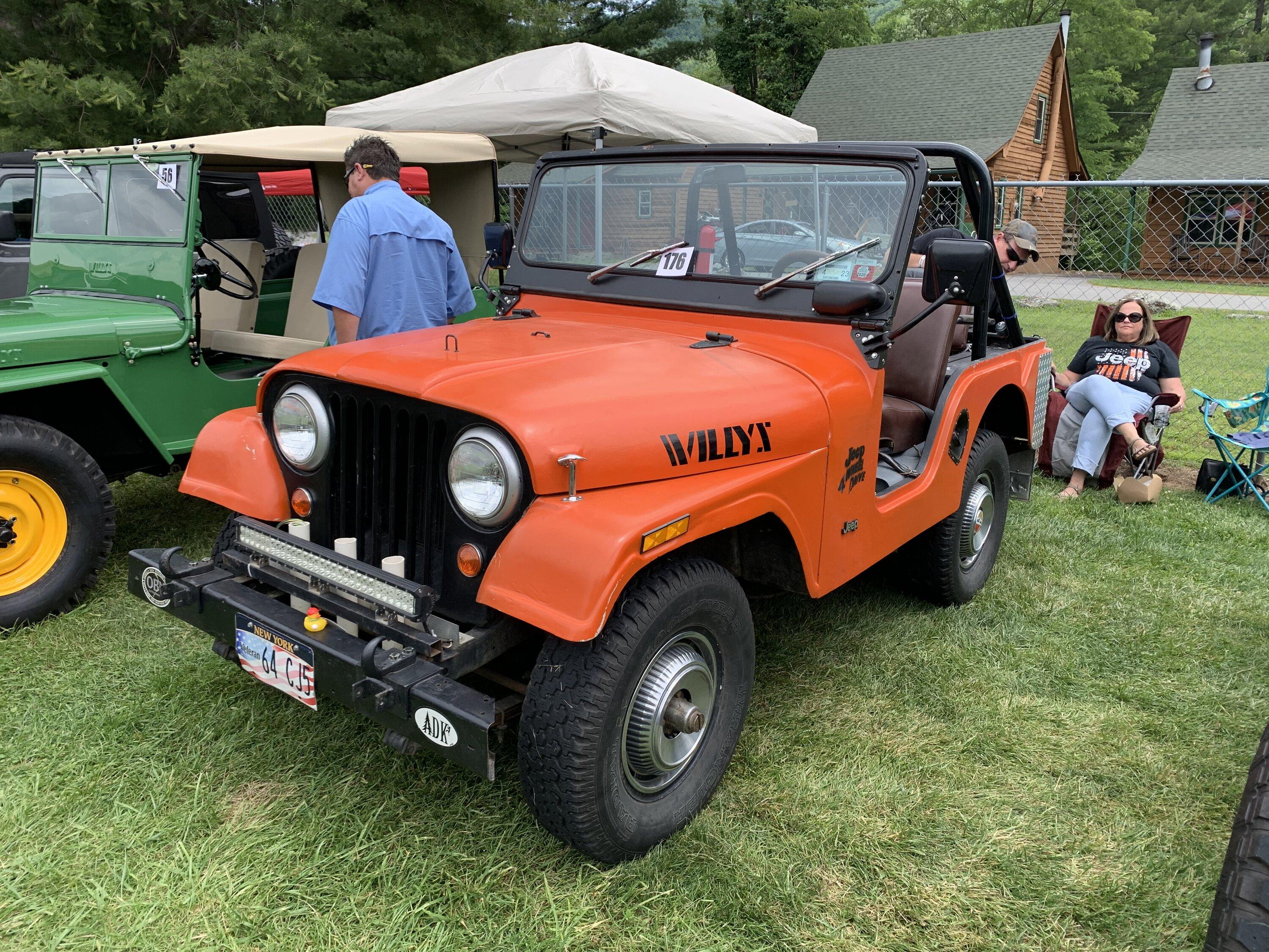 Jeep Gladiator Old Jeeps never die.... They just fade away D6C03559-5F3C-4734-8EE1-0CC3C1F6F483