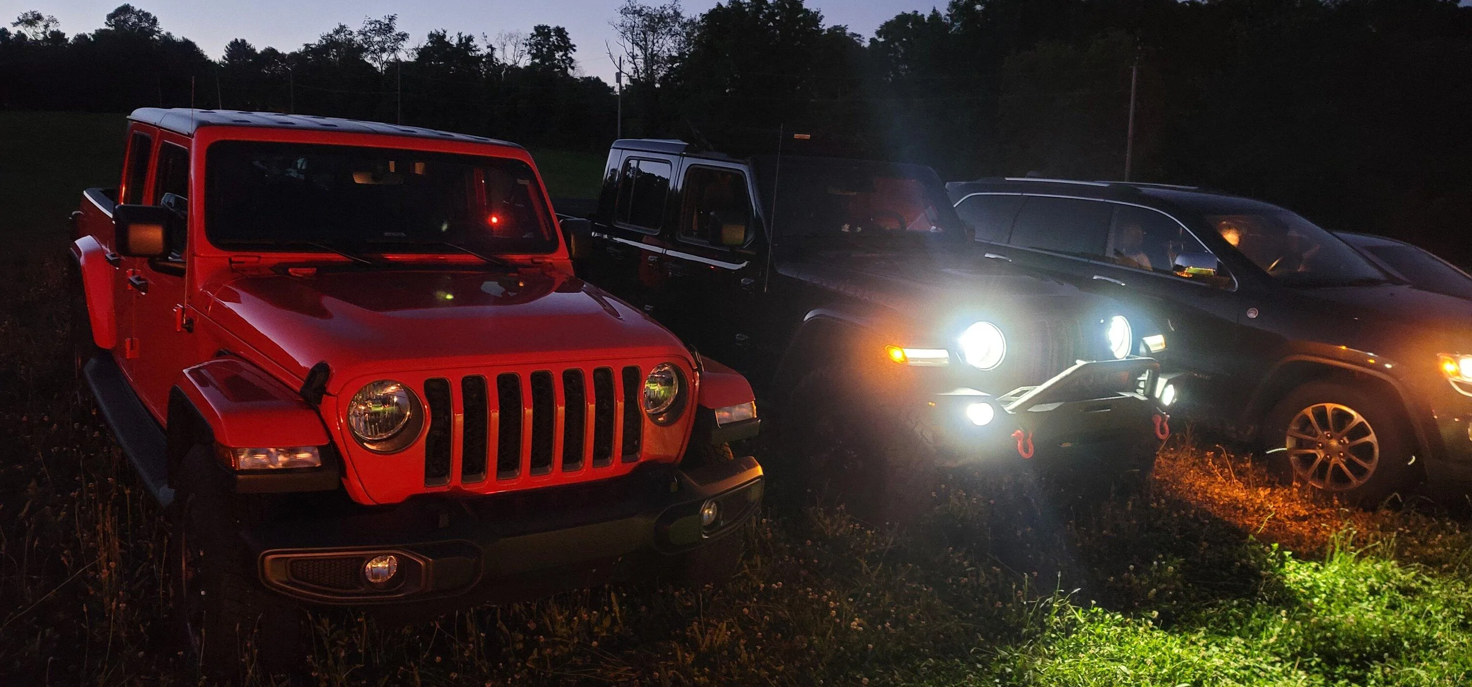 Jeep Gladiator Jeeps Parking Next To Jeeps 20220617_211347