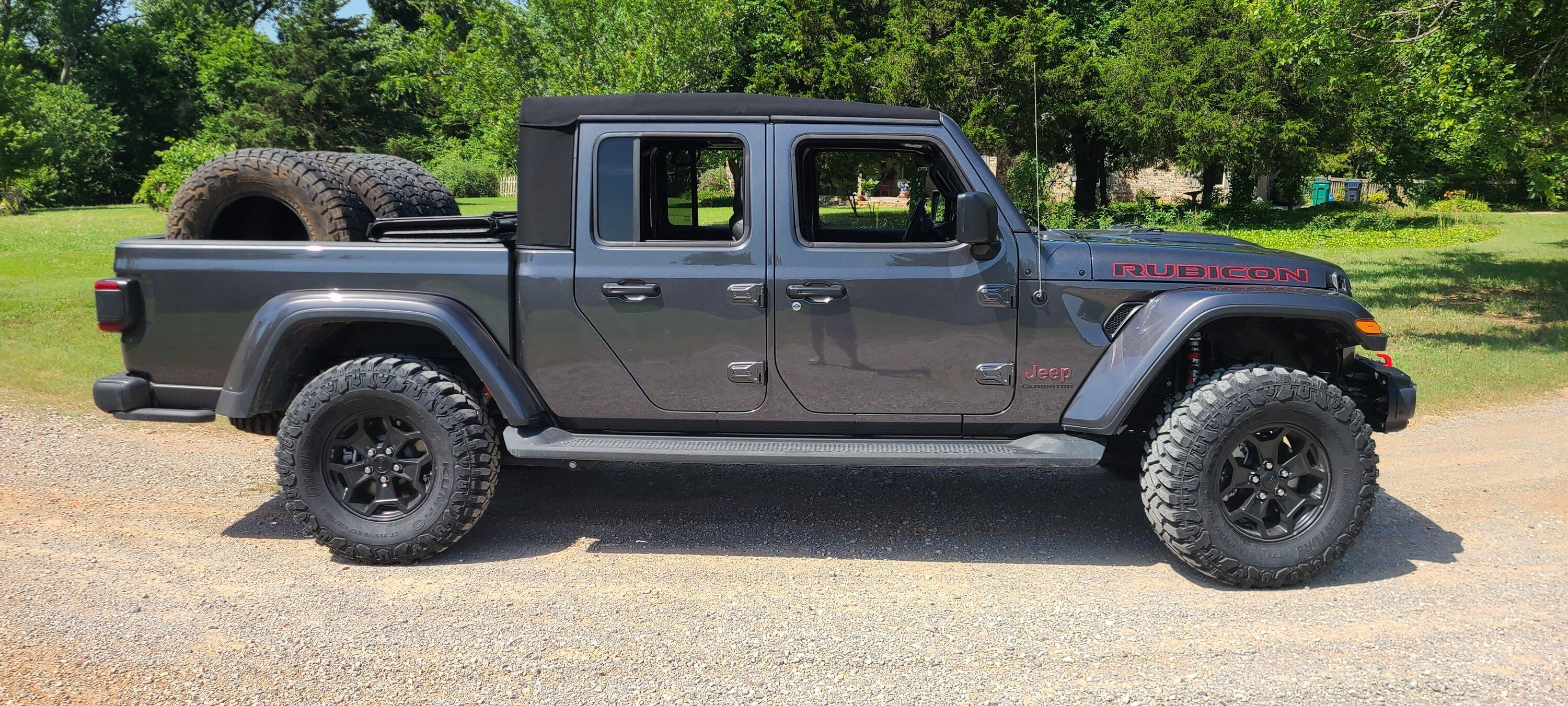 Jeep Gladiator They're real, and they're spectacular. $1100 on sale 315/70r17 kumho mt71 20220618_110145