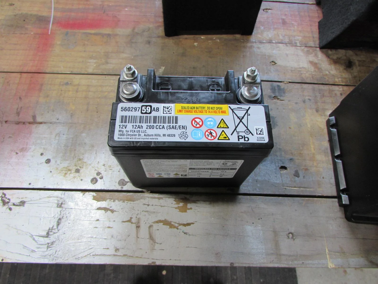 Jeep Gladiator 2 OEM batteries still in new condition out of 2022 Willys gladiator with 1100 miles IMG_2818