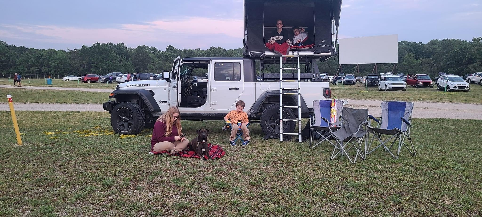 Jeep Gladiator FSR Rooftop tent for sale - Mi 03AE5DCB-24B4-4875-8703-D333D92ADC1C