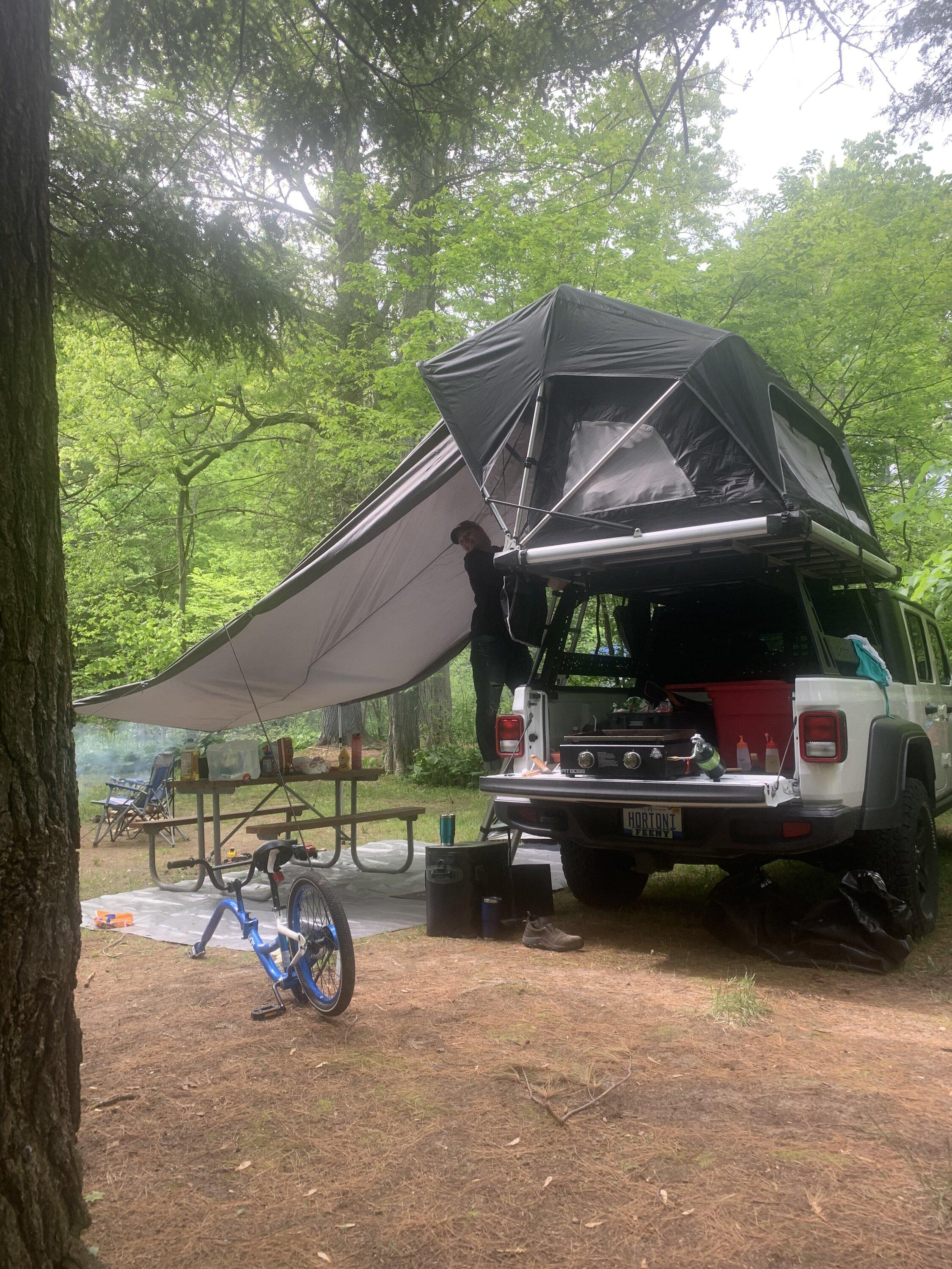 Jeep Gladiator FSR Rooftop tent for sale - Mi 50E6070C-1051-47D8-8EDD-24F9FF308459