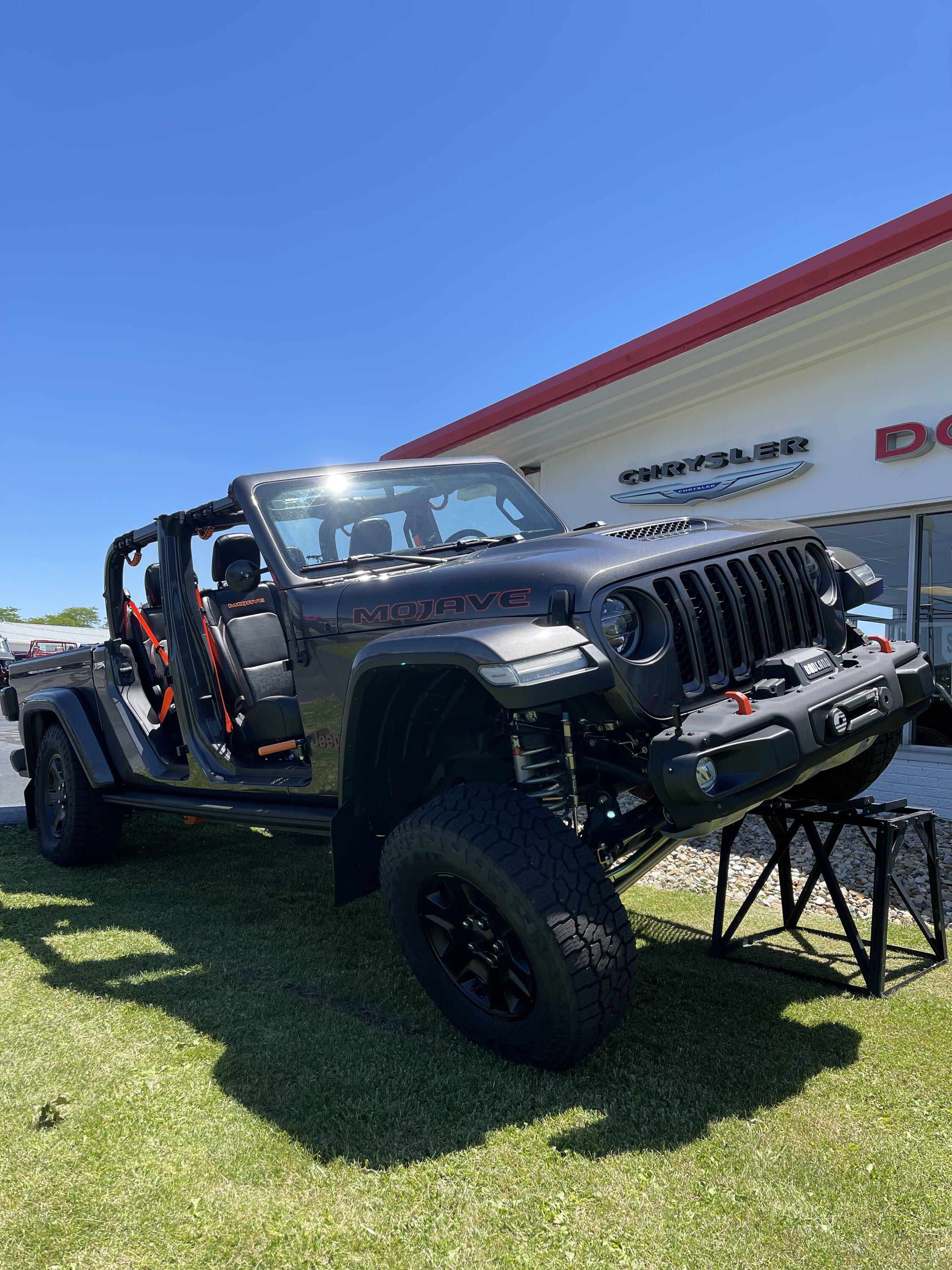 Jeep Gladiator MOJAVE Edition Gladiator JT Club AE61B169-AF46-40FE-B4AB-EB4084893F35