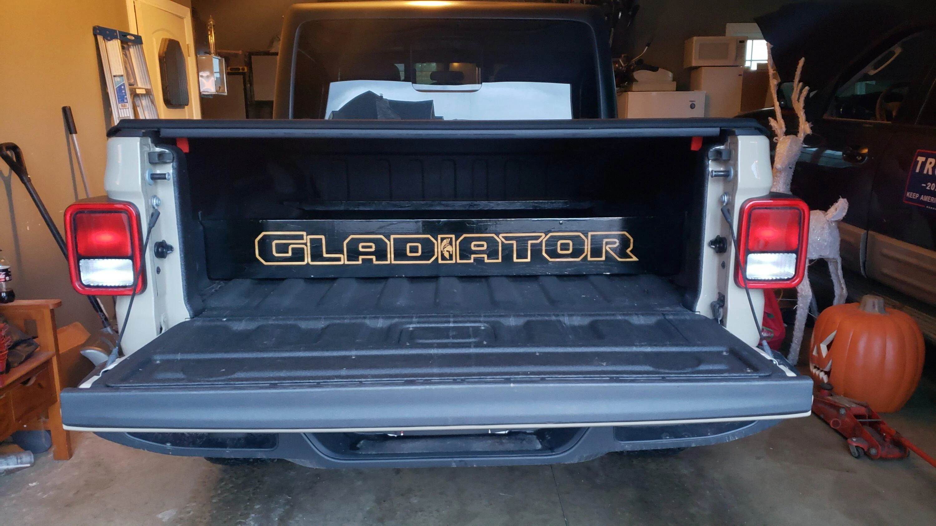 Jeep Gladiator The extent of my wood working skills ? 20210228_182750