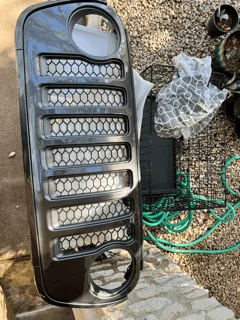Jeep Gladiator OEM Mojave Grill (Granite Crystal Metallic) grill