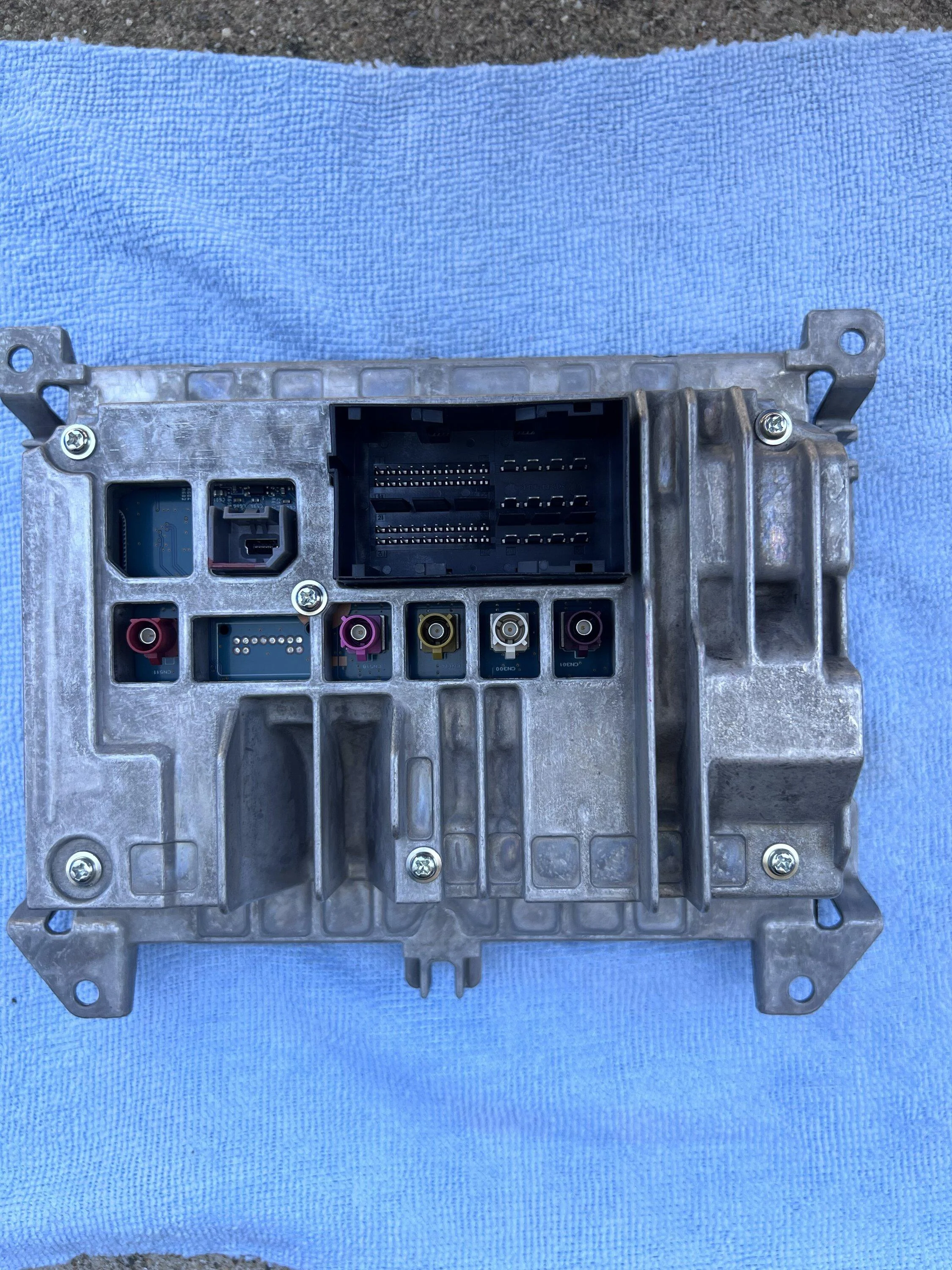 Jeep Gladiator 8.4 Radio with Navigation and Radio Bezel 37576D3A-FDFC-42B1-A766-30E7172D0143