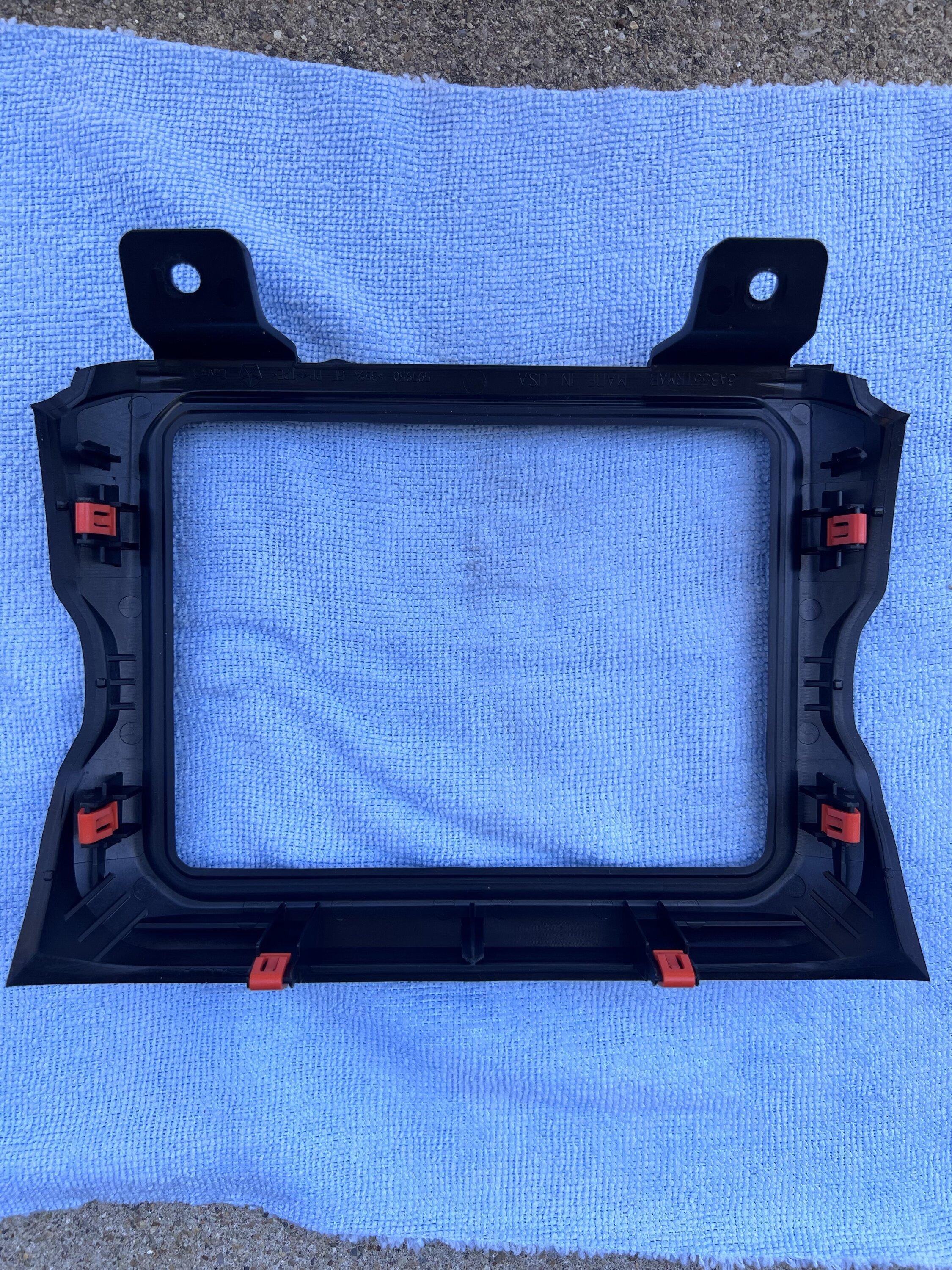 Jeep Gladiator 8.4 Radio with Navigation and Radio Bezel 47437142-055D-40A2-B32B-61E9CF177242