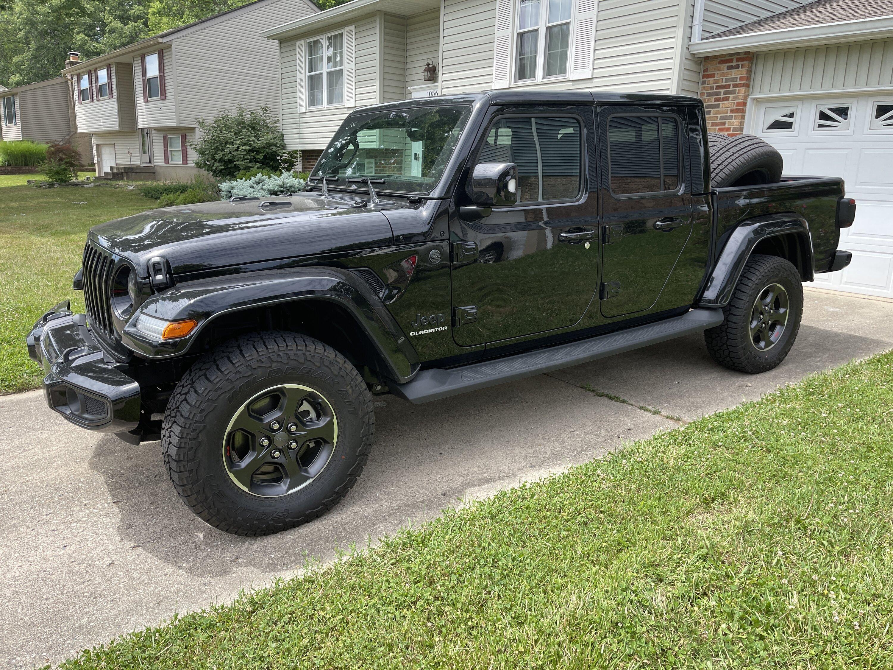 Jeep Gladiator BLACK Gladiator JT Club 20220620_191252754_iOS