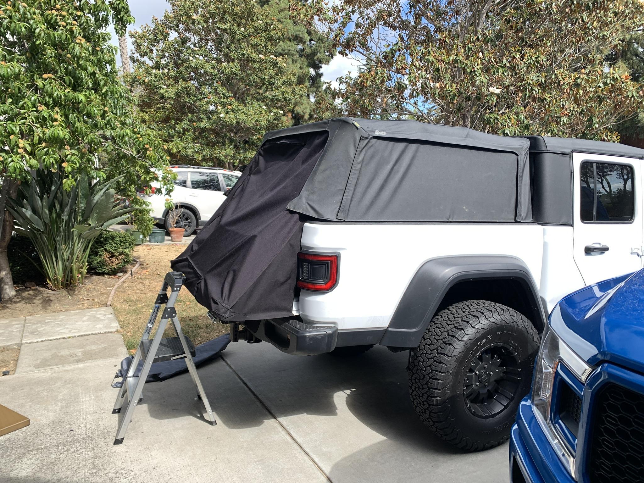 Jeep Gladiator Bestop teaser concept: folding soft cover / shell / topper for Gladiator bed A853E03C-B0FD-4E80-9103-31720A83DCB1