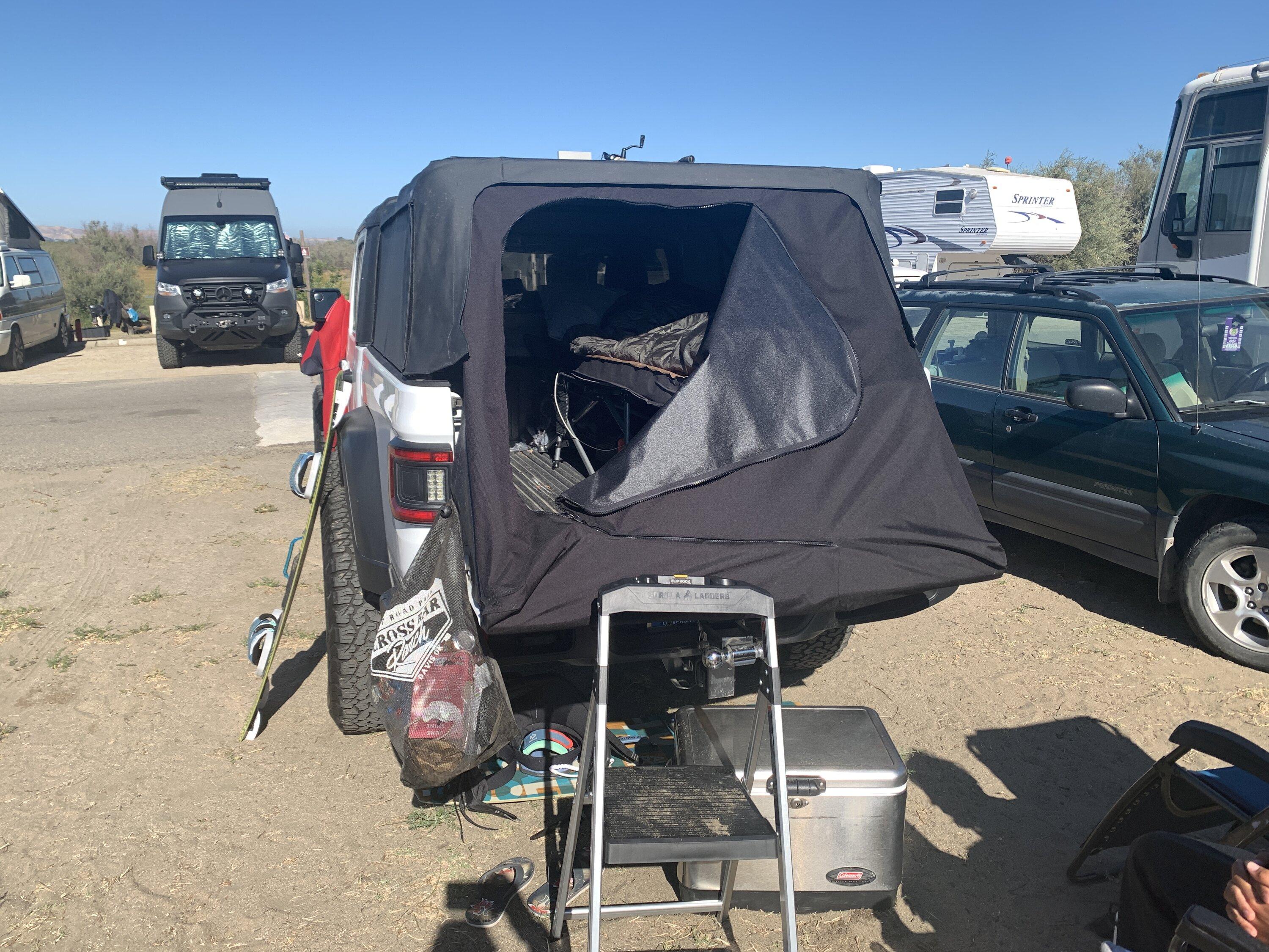 Jeep Gladiator Bestop teaser concept: folding soft cover / shell / topper for Gladiator bed C3264D11-B5E8-4882-9E63-04CBBFAEED36