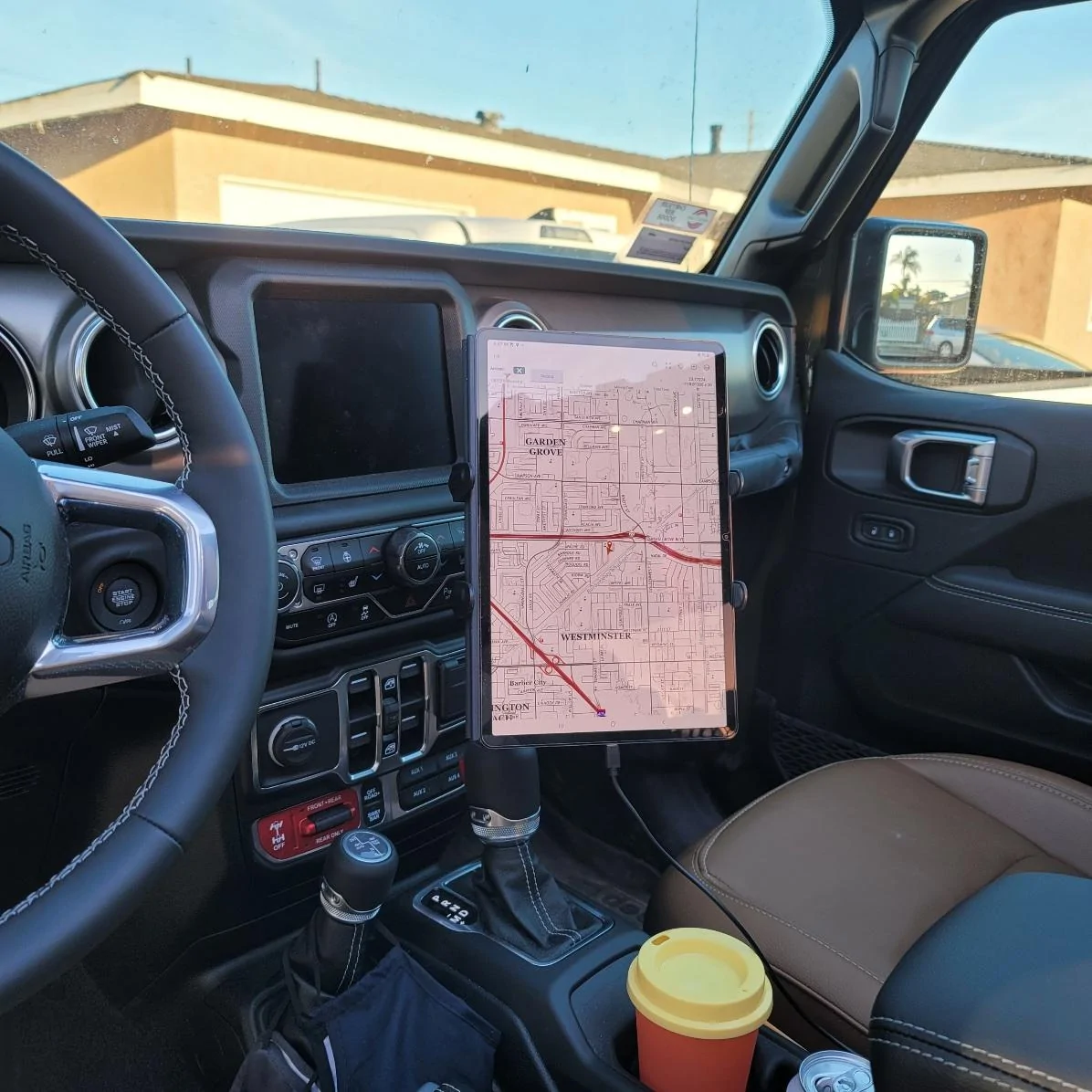 Jeep Gladiator Tablet mounts?  iPad air is too big for this interior :( 20210429_184754