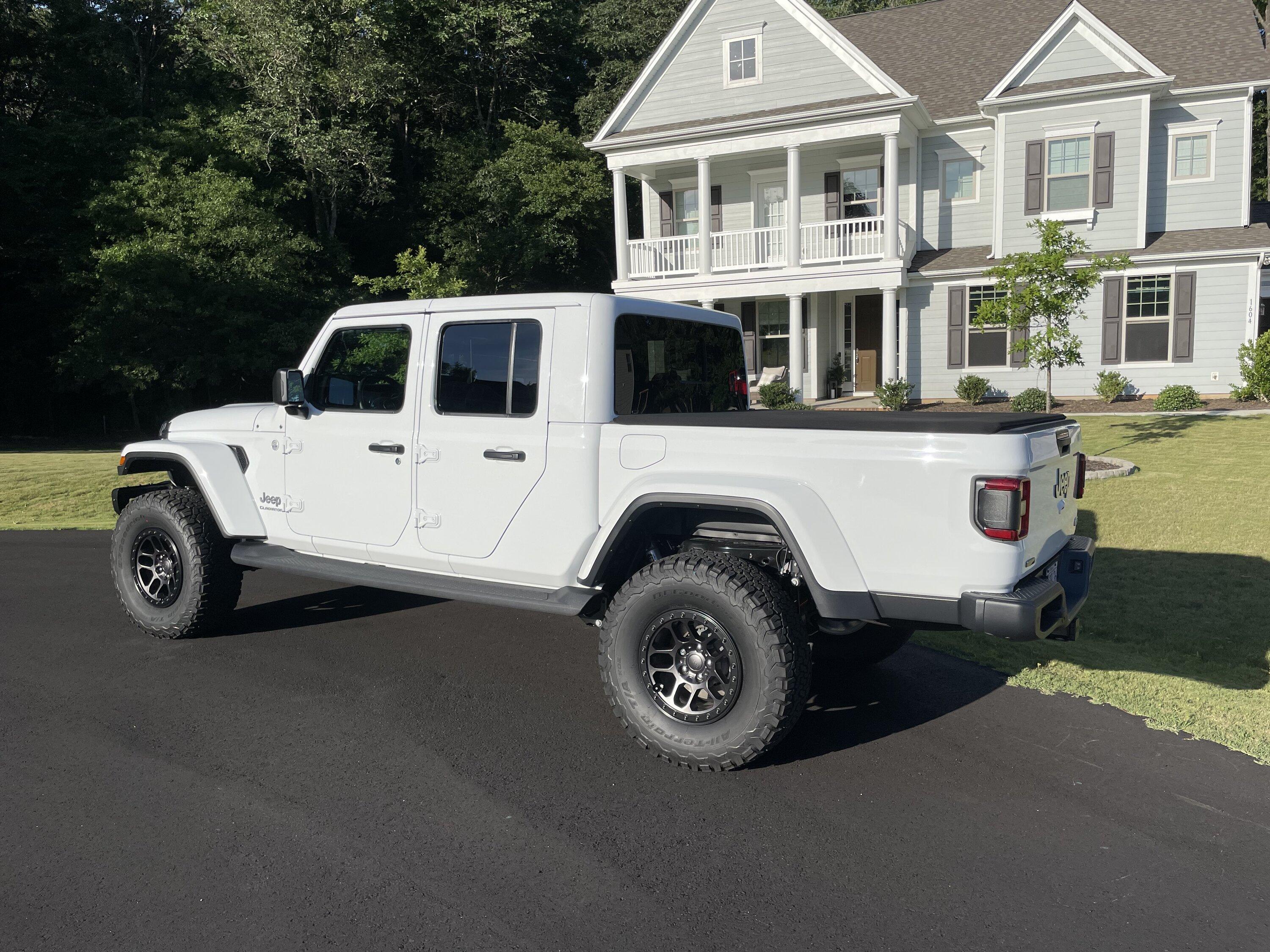 Jeep Gladiator BRIGHT WHITE Gladiator JT Club IMG_6540