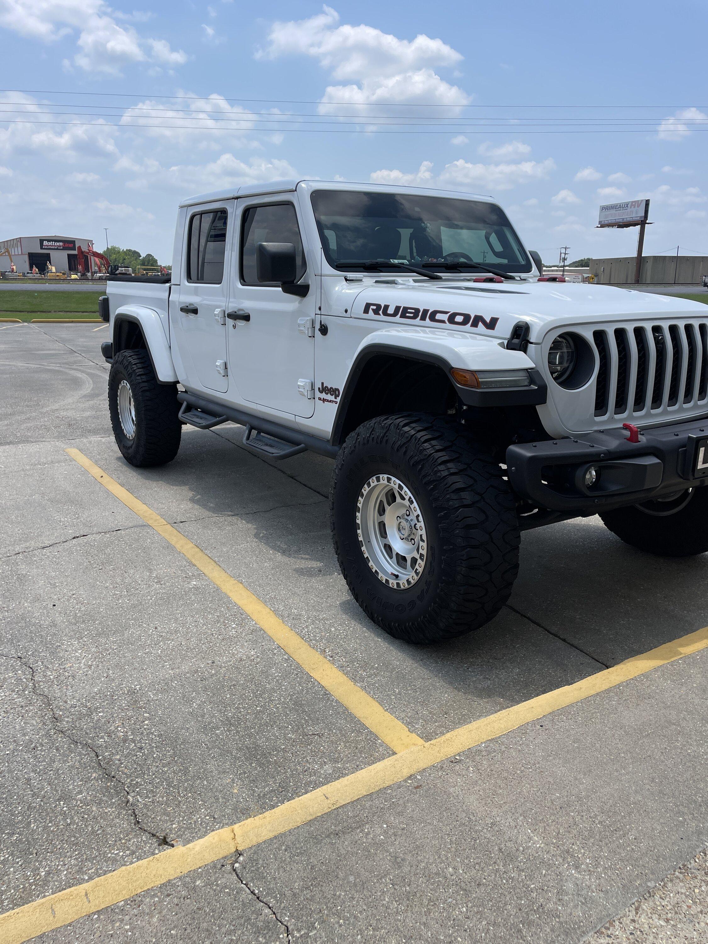 Jeep Gladiator 2020 JTR for sale 0847E208-43E8-4AA8-85E9-0B88087830AC