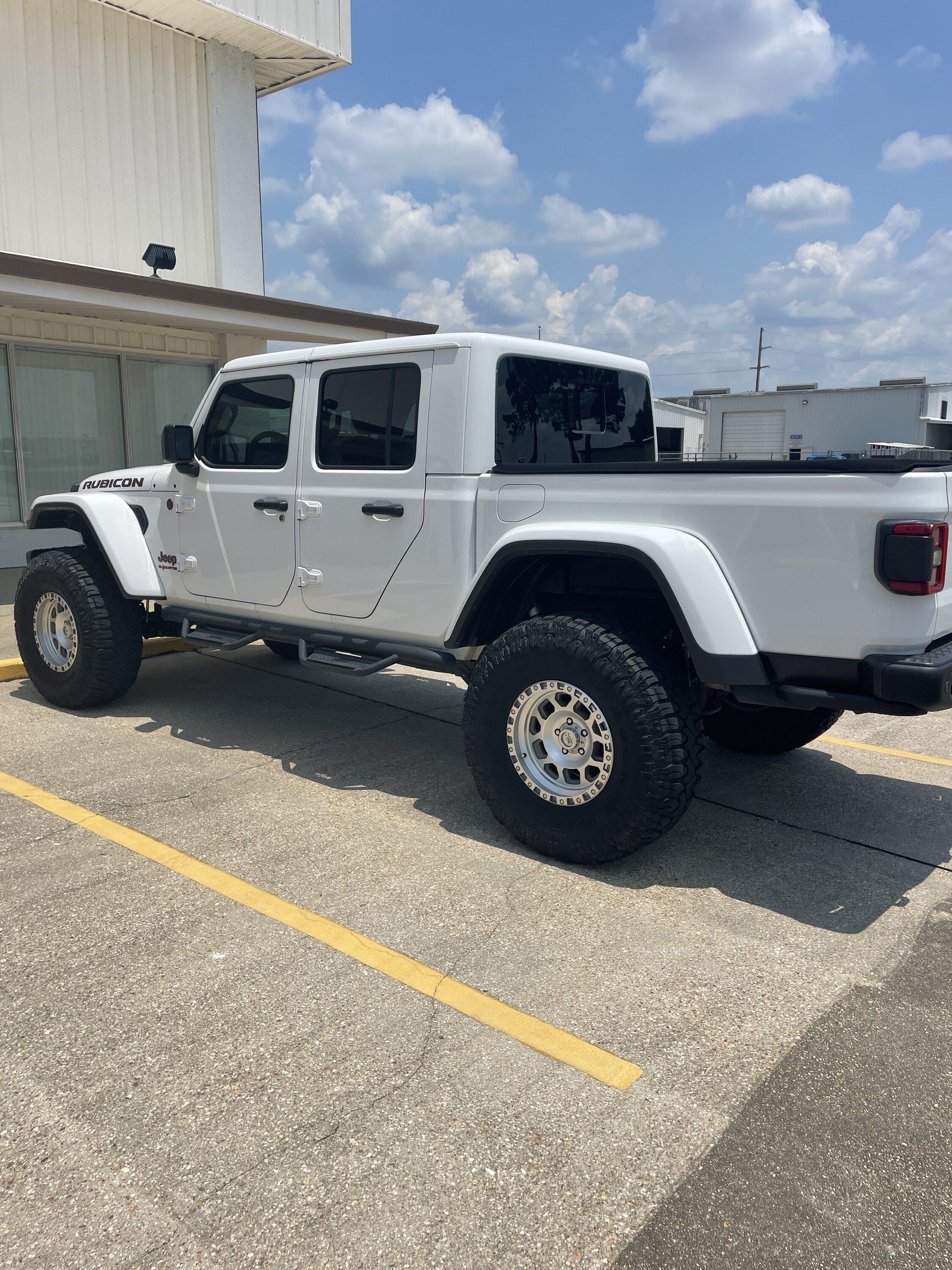 Jeep Gladiator 2020 JTR for sale 05C8C415-AF39-4CF1-A8EA-810222E3360B