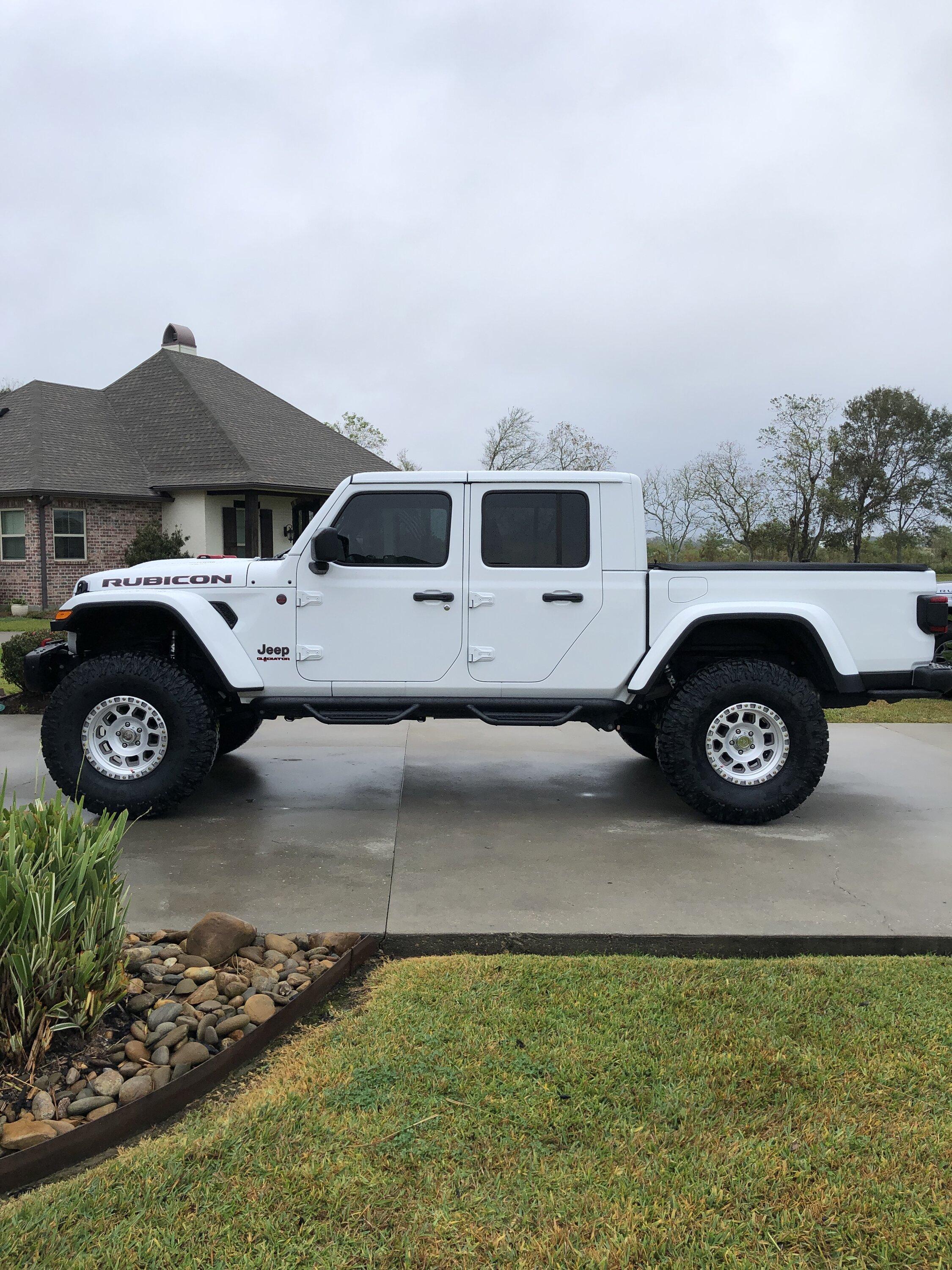 Jeep Gladiator 2020 JTR for sale 656F2C42-3219-408C-ADBF-B78566AF1D04