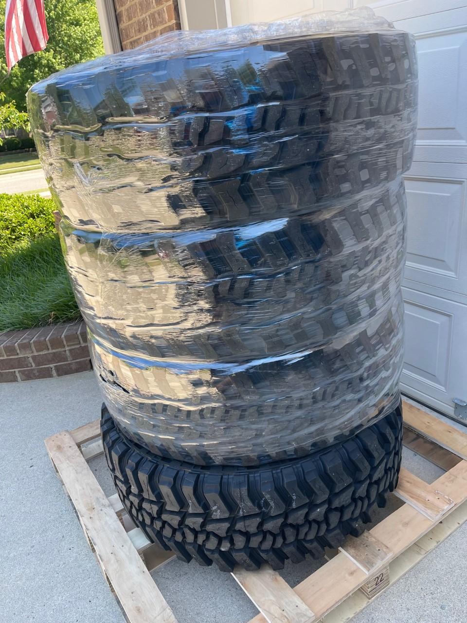 Jeep Gladiator Second Hand JT 4d tires