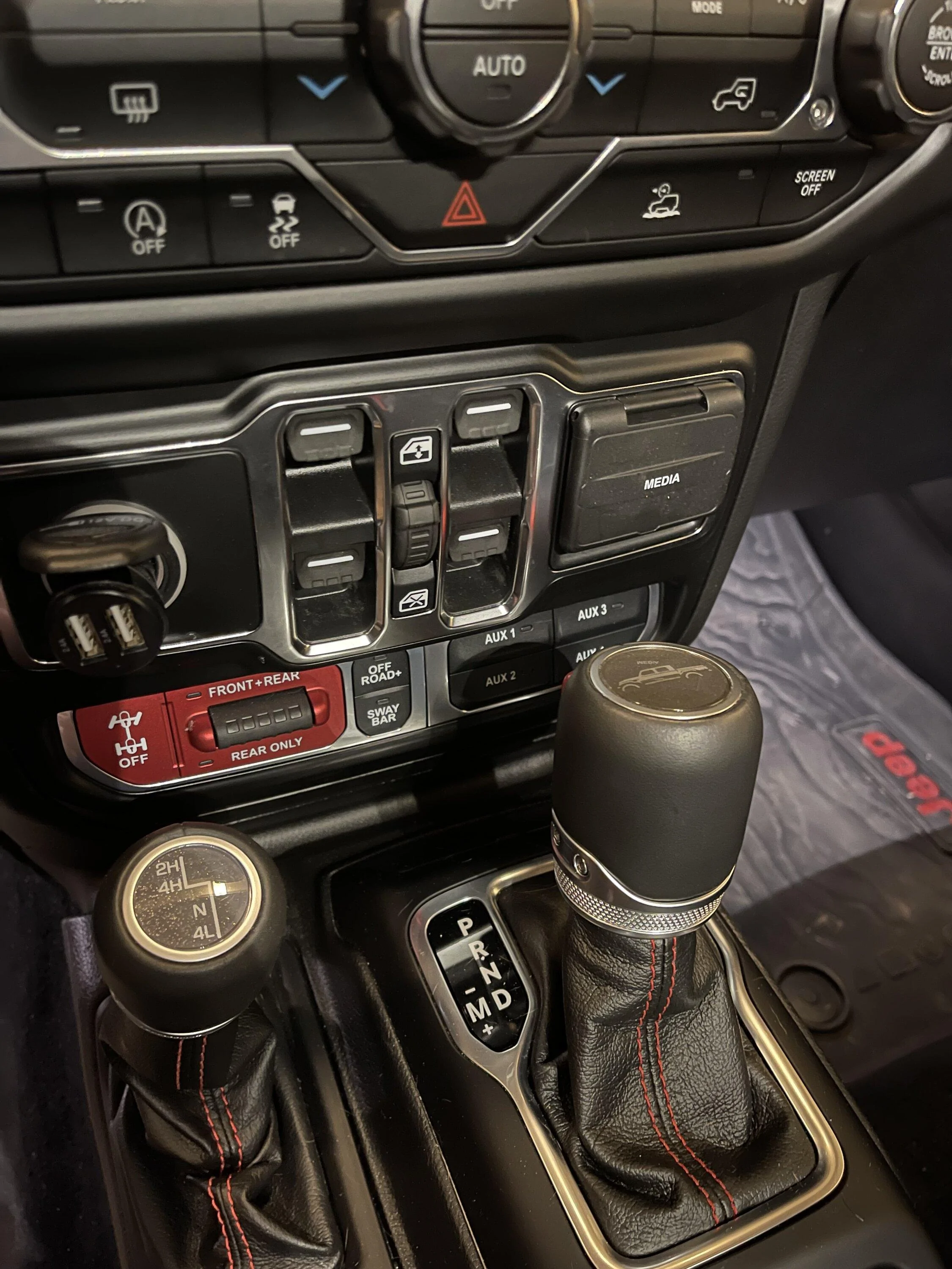Jeep Gladiator Rubicon with no aux switches? IMG_2707