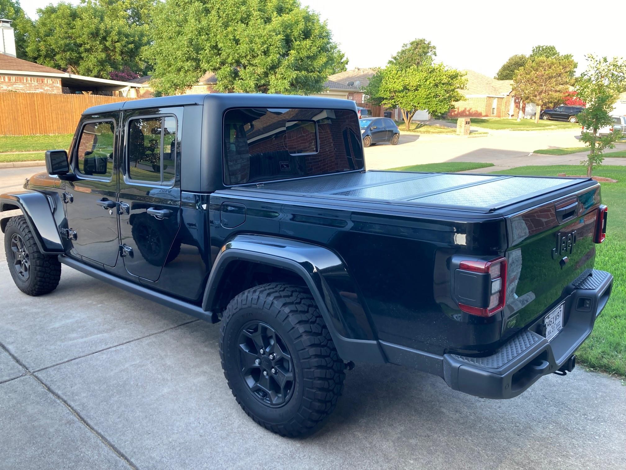 Jeep Gladiator BLACK Gladiator JT Club 4