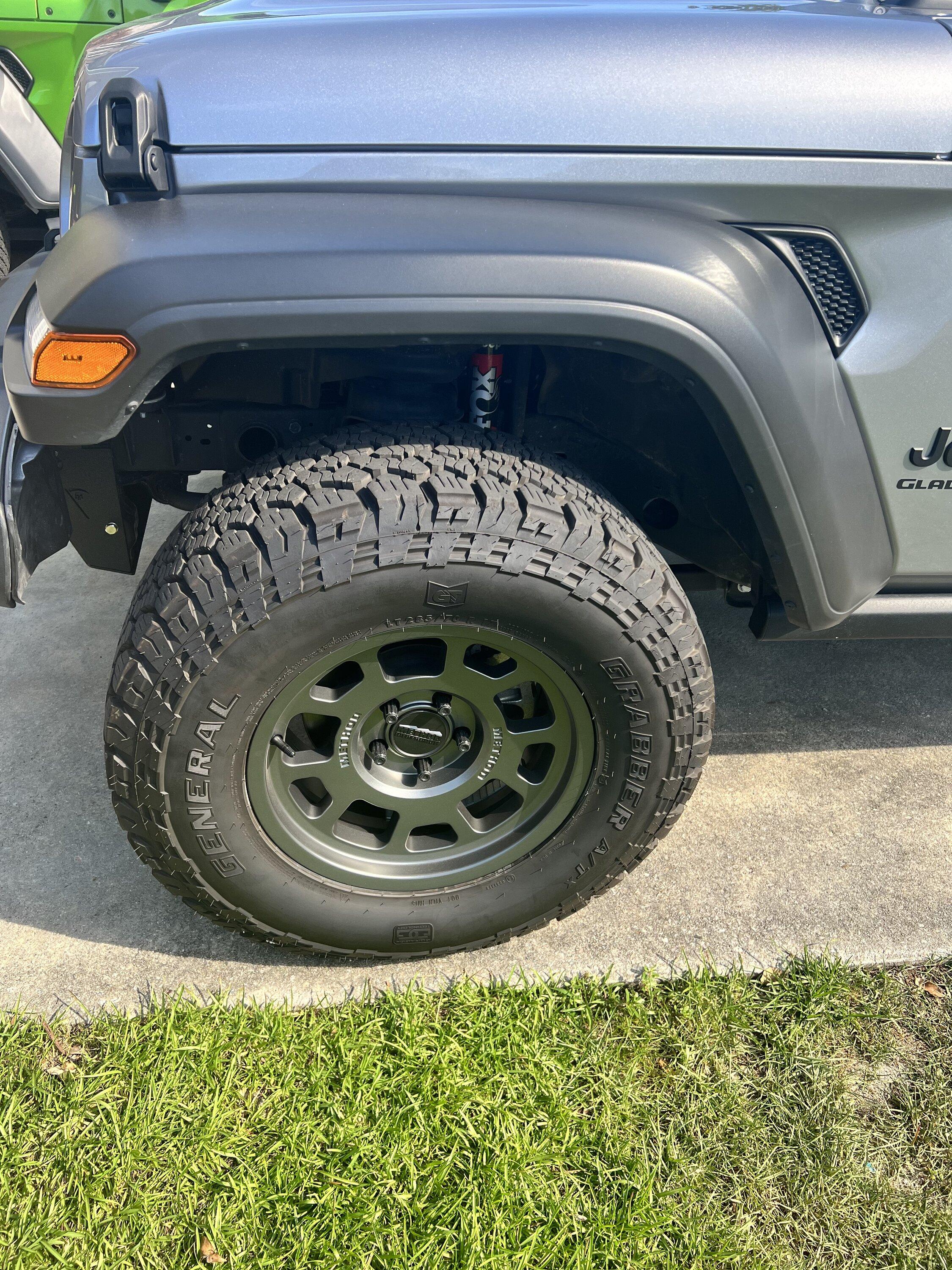 Jeep Gladiator New Method 705 Bead Grip Wheels FB6F1DD6-6181-48A3-95F2-E105132F668B