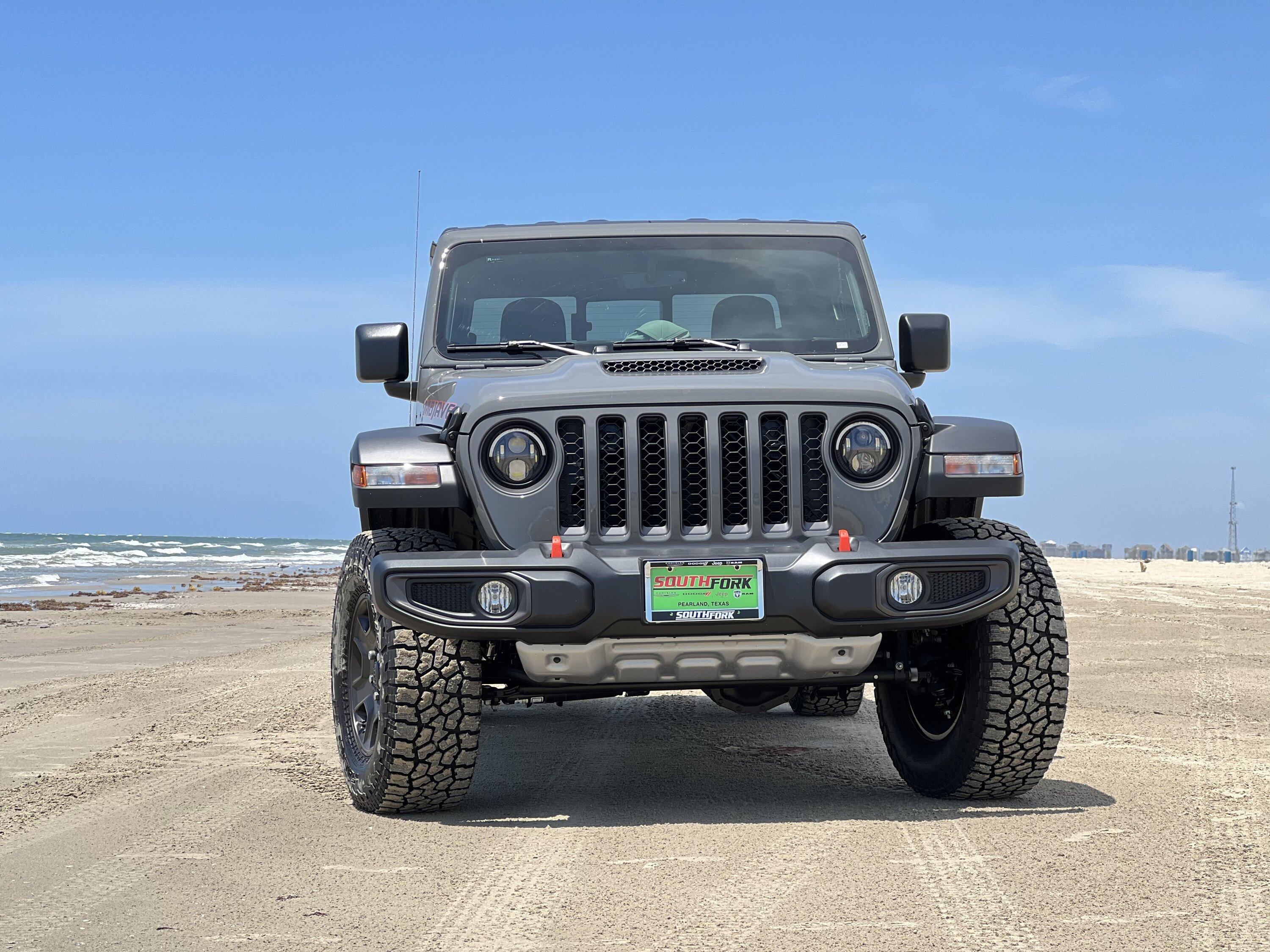 Jeep Gladiator Gladiator Glamour Shots 042F246B-D76E-4DE6-96A5-08CF84404498