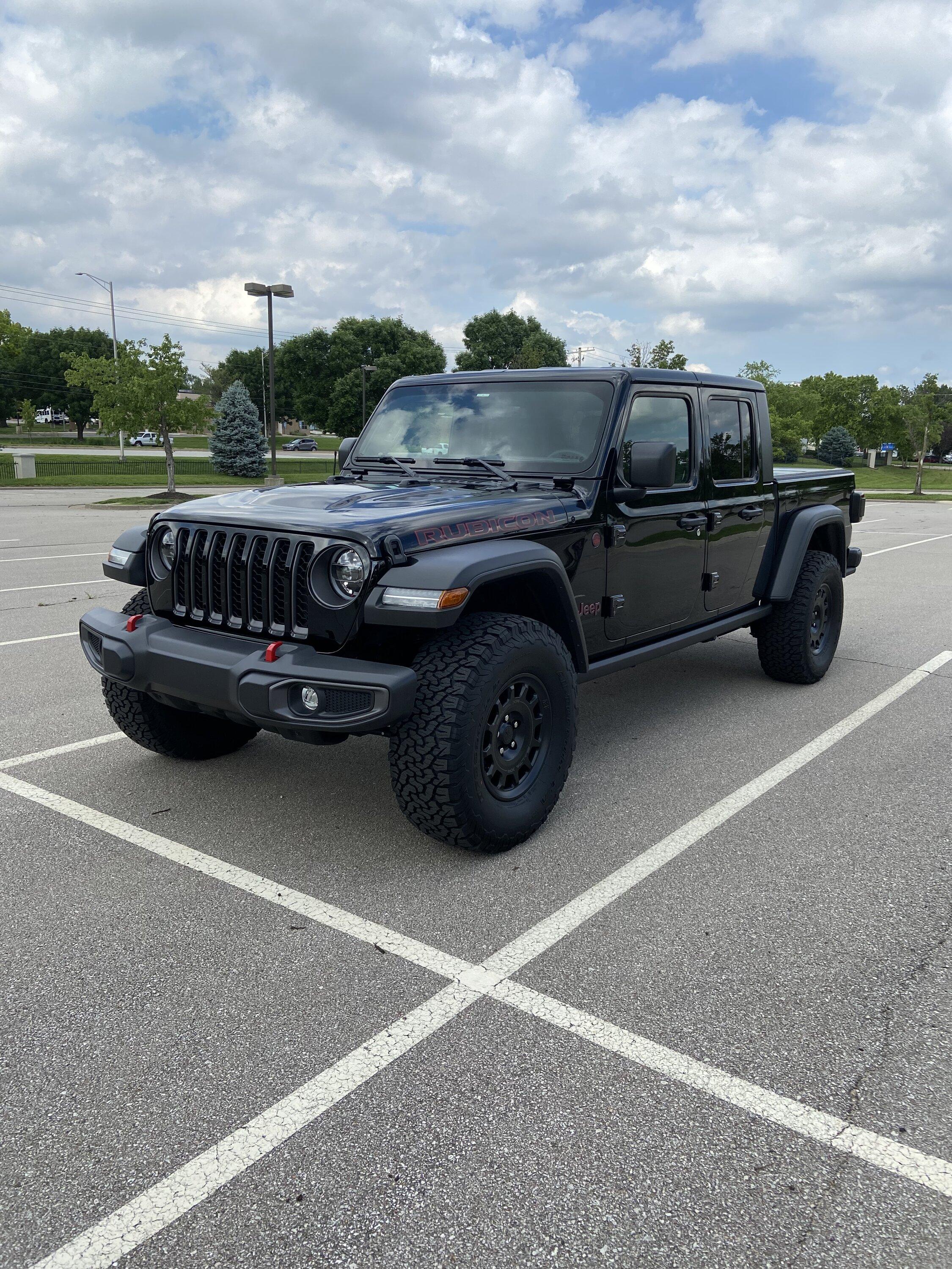 Jeep Gladiator AEV Salta XR or Borah wheel clearance 259D63B6-2CD1-405D-83E0-1F476E04F42C